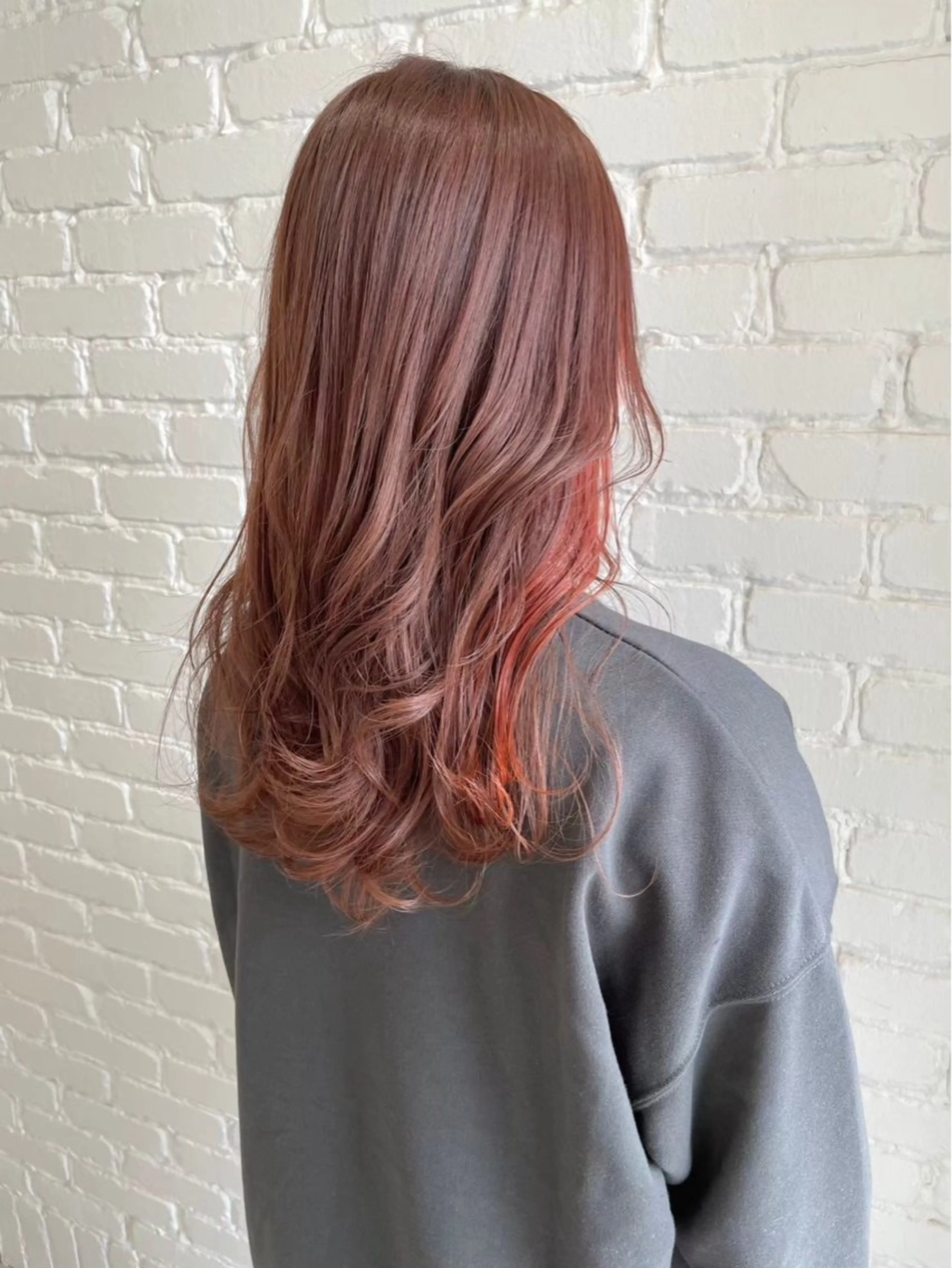 ロング カラー インナーカラー 🌟デザインカラー 🌟コノミ🌟のヘアスタイル