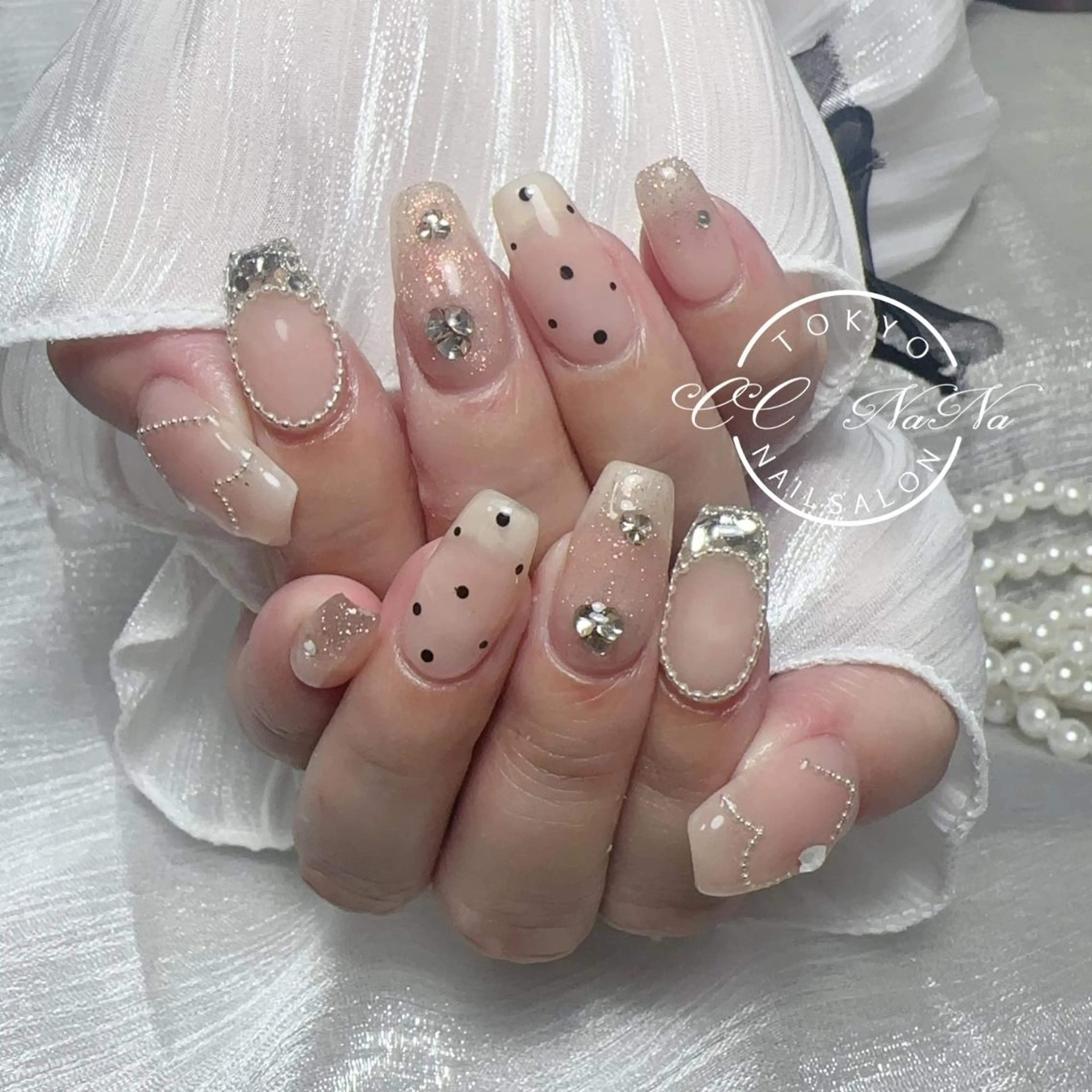 ネイル アートネイル 持ち込み 夏ネイル ブライダルネイル ハンドネイル CC NaNa ワンホンネイル🌙Nのネイルデザイン