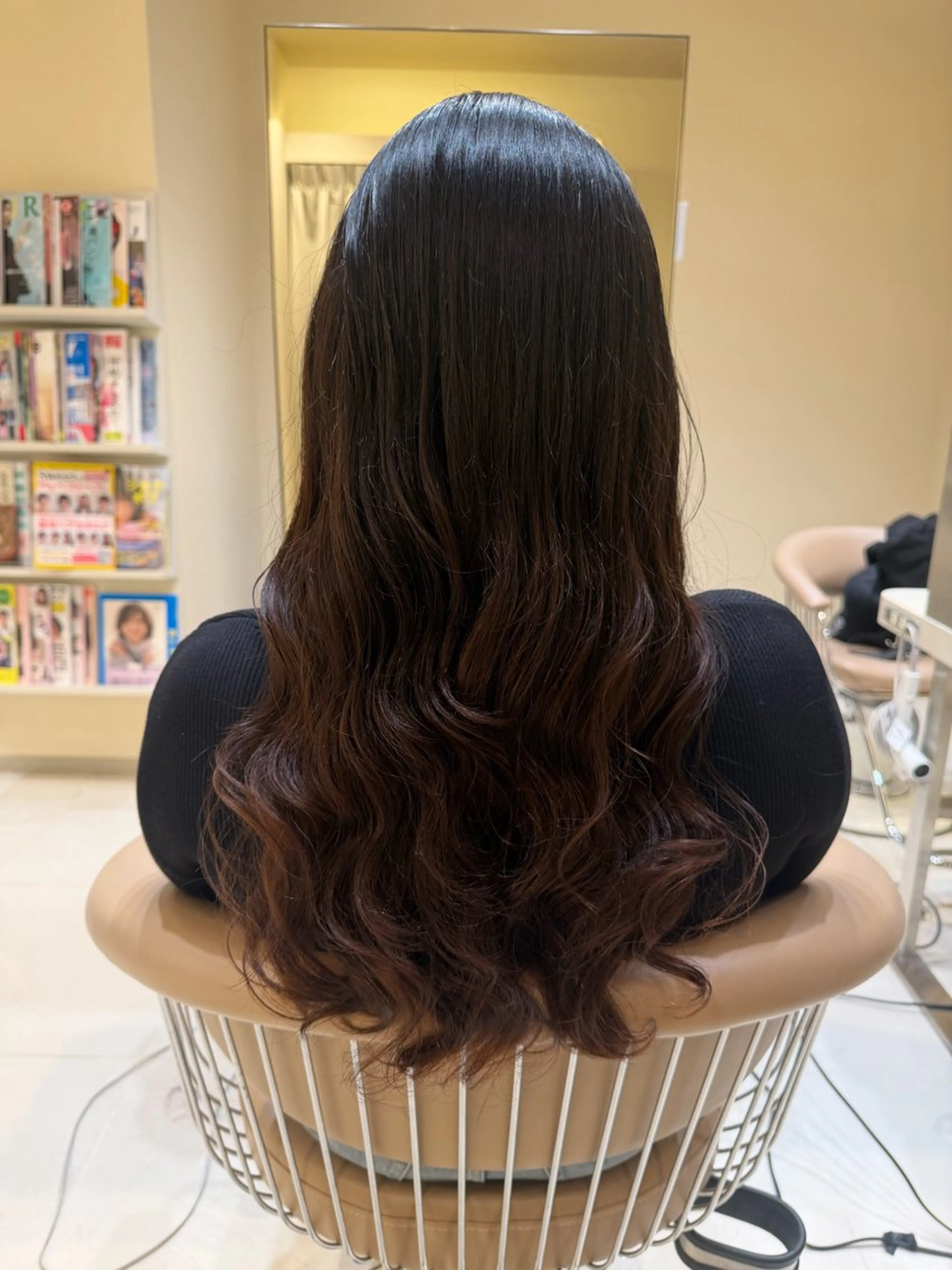 ロング パーマ カット パーマ Ｈａｉｒ’ｓ Ｇａｌｌeｒｙ所属・コテ巻きパーマ 阪上 沙織のヘアスタイル