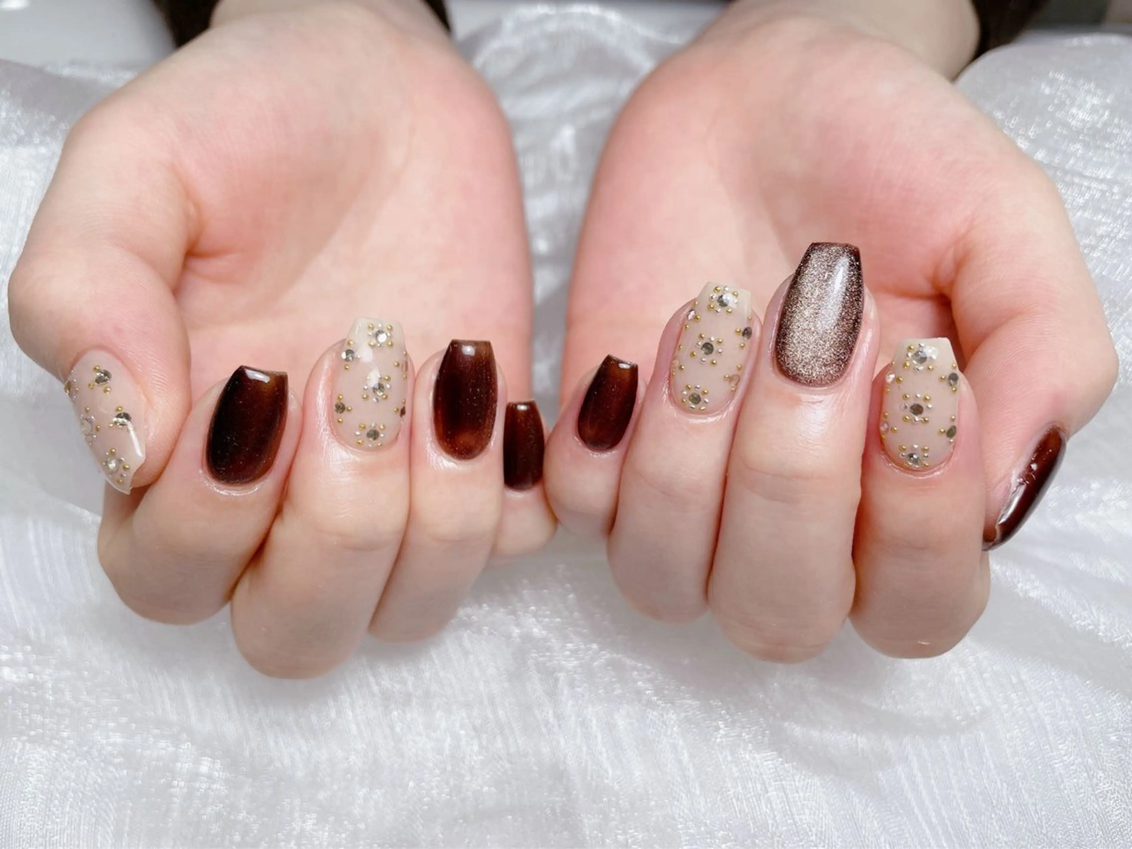 ネイル アートネイル 韓国ネイル 水色 ロングネイル マグネットネイル ハンドネイル ハンドケア NailDemure 【銀座店】のネイルデザイン