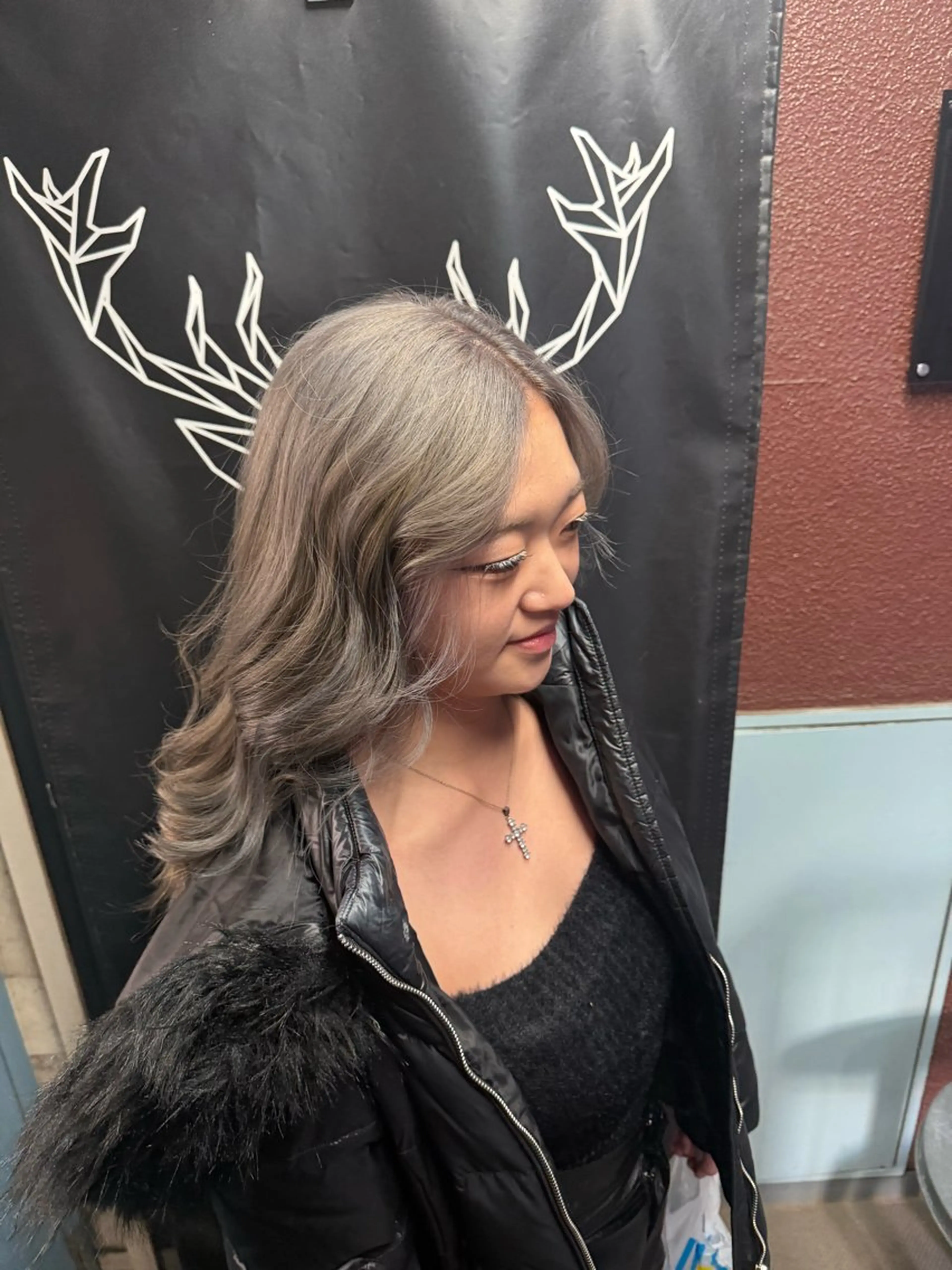 ロング カラー ベージュカラー ブリーチ シルバー シルバーベージュ ヘアカラー TNB TOKYO所属・エクステ/コーンロウ KURUMI⛓️🔥のヘアスタイル