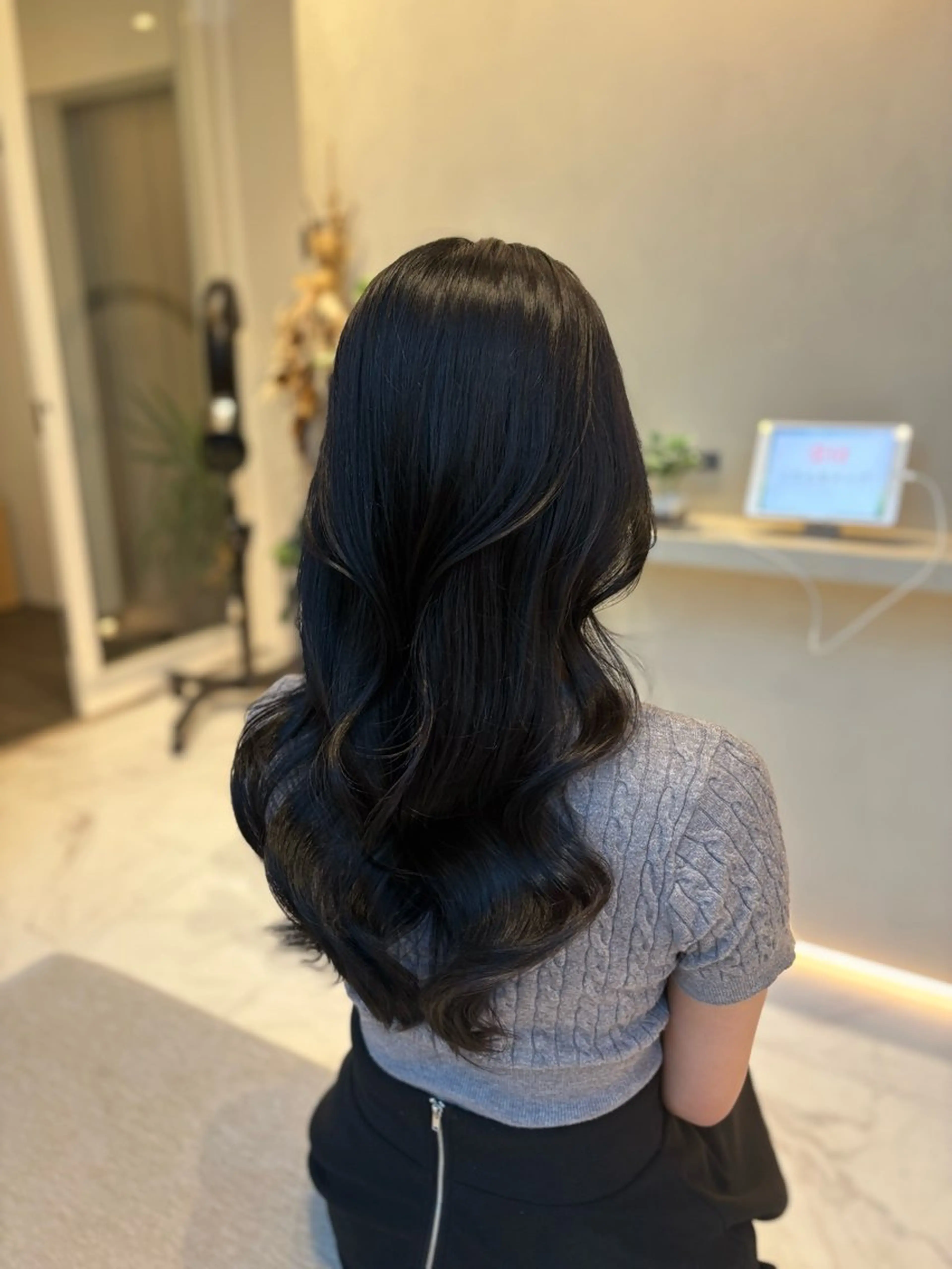 カラー ヘアカラー 赤み消しカラー🪽 透明感カラー🪽のあのヘアスタイル