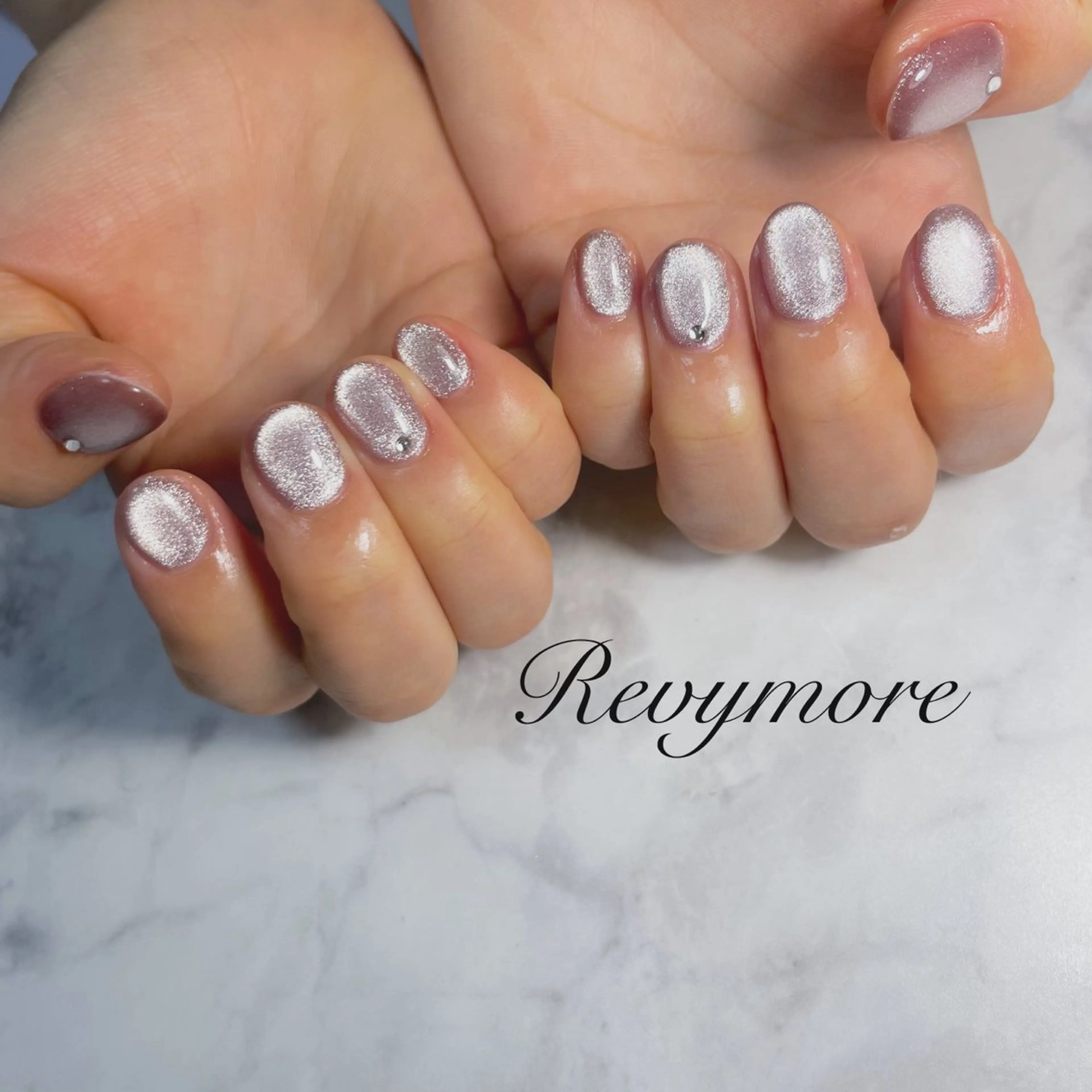 ネイル ジェルネイル マグネットネイル ニュアンスネイル オフィスネイル シンプルネイル ハンドネイル フットネイル nail salon Revymore所属・nail salon Revymoreのネイルデザイン