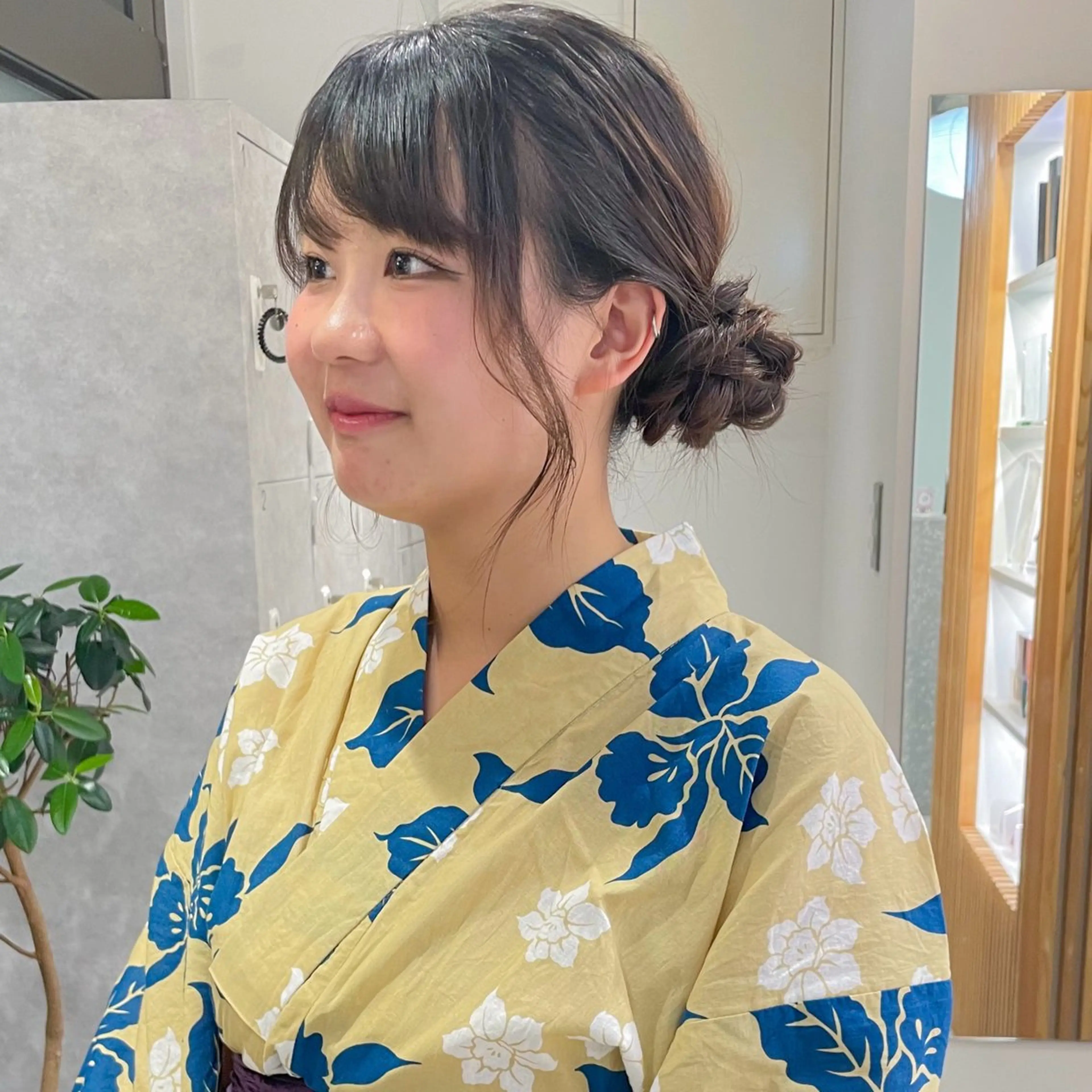 ロング ヘアアレンジ お団子ヘア ロング 浴衣 着付け ハイトーン,デザイン カラーHINARIのその他イメージ