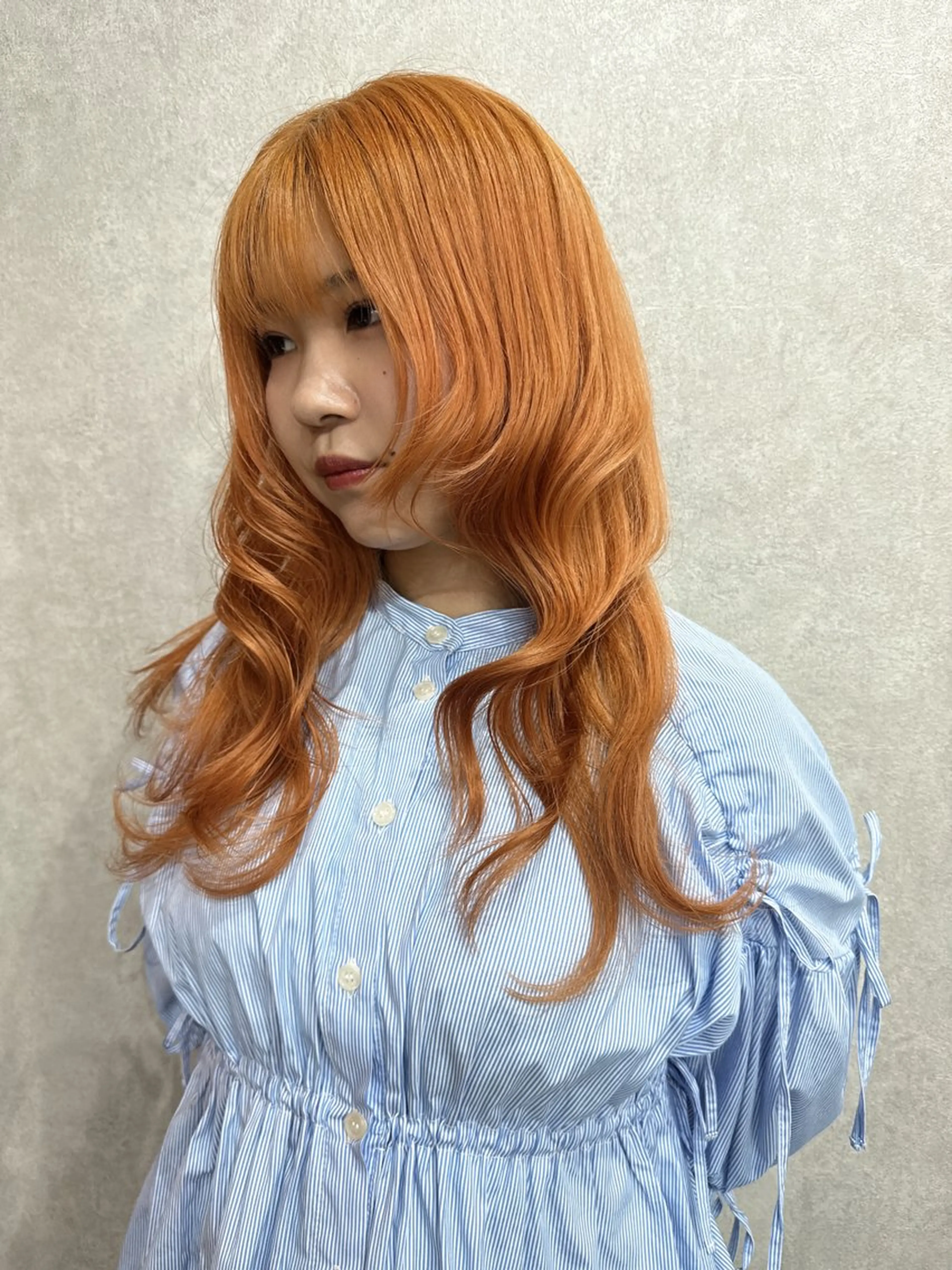 ロング カラー オレンジ AIRI layer cut hairのヘアスタイル