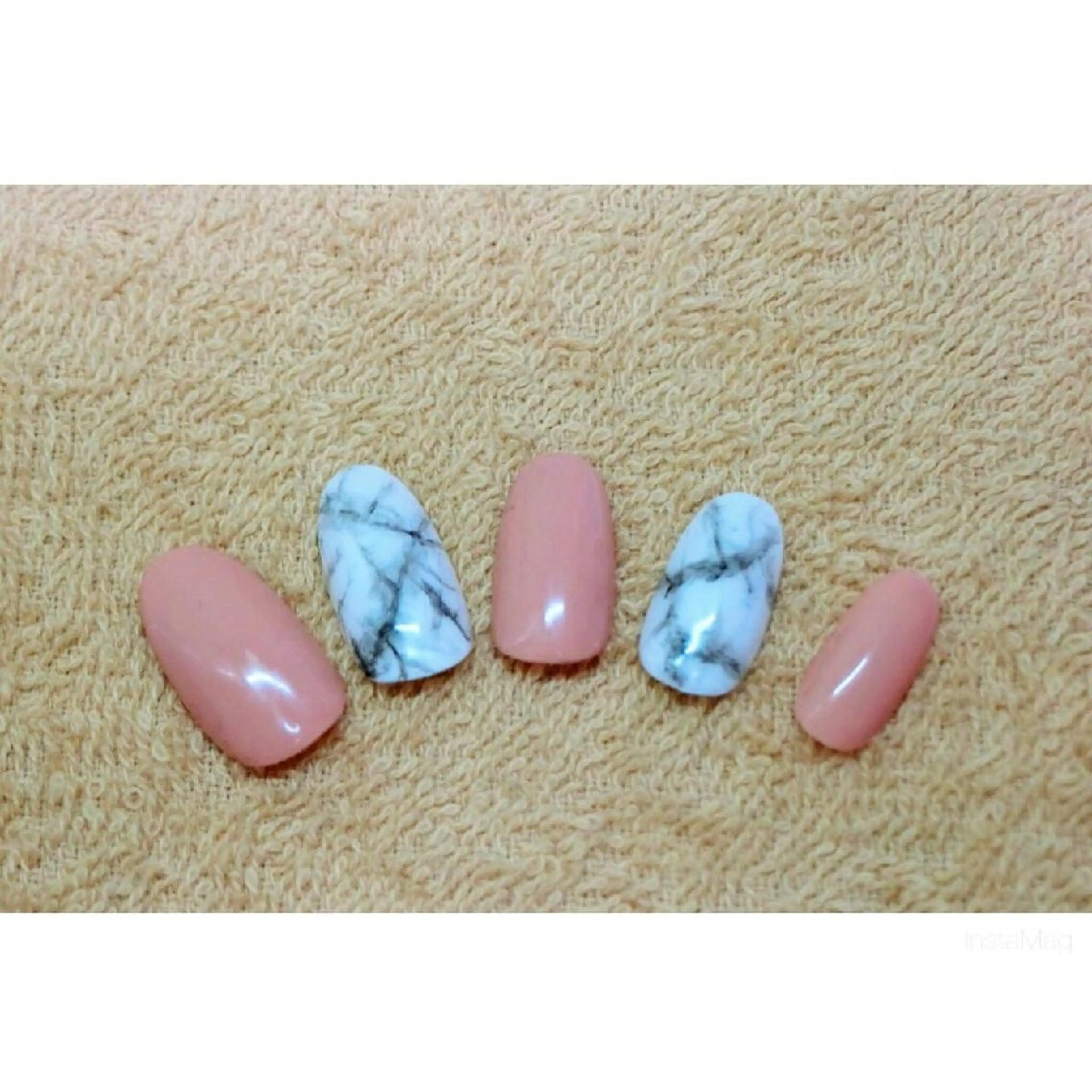 ネイル シンプルネイル 痛ネイル/ワンホン/ フィルイン/長さだしのネイルデザイン