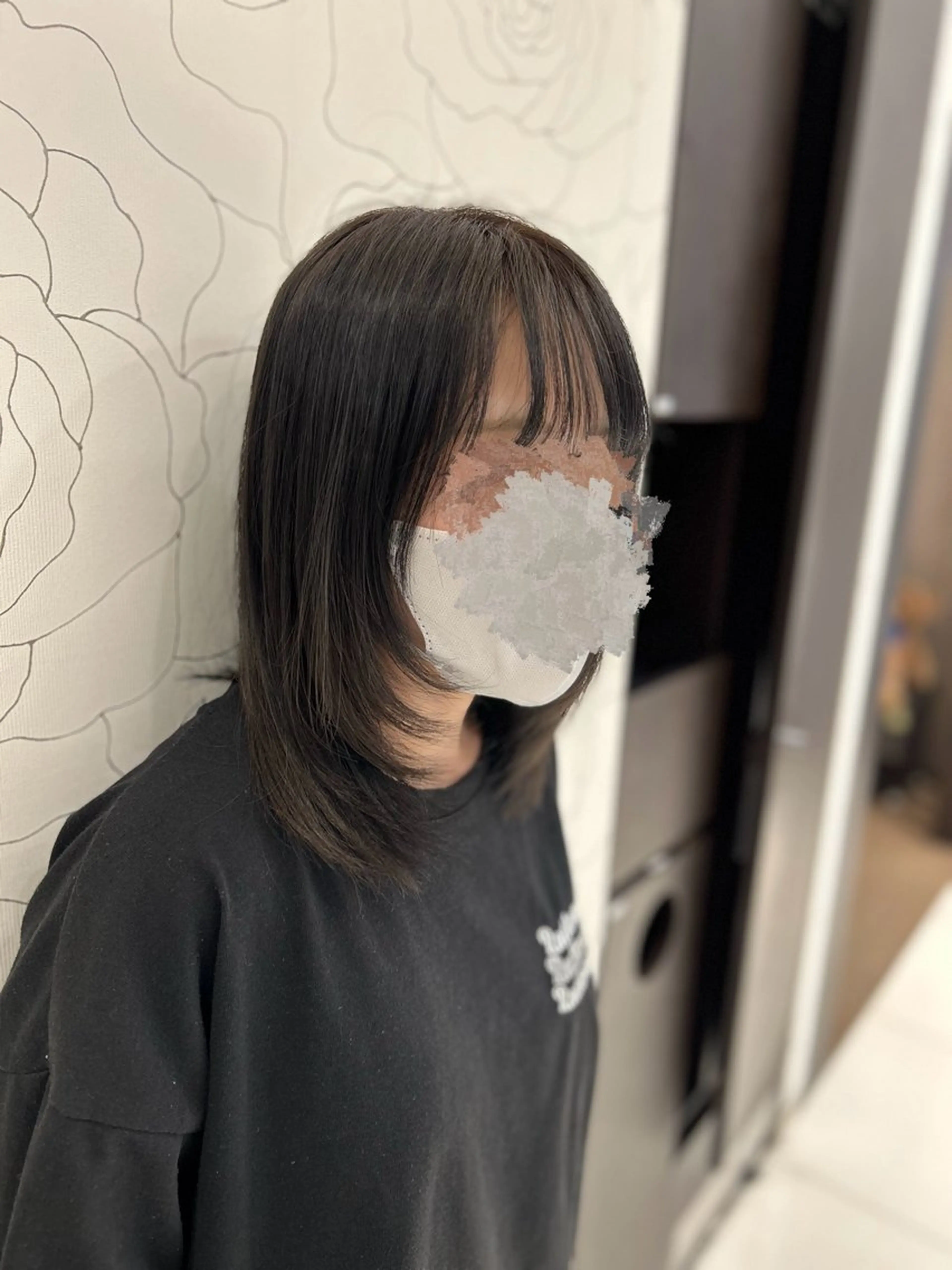 ミディアム カラー ブリーチ ブリーチなしカラー 顔周りカット レイヤーカット 伊藤 冬都のヘアスタイル