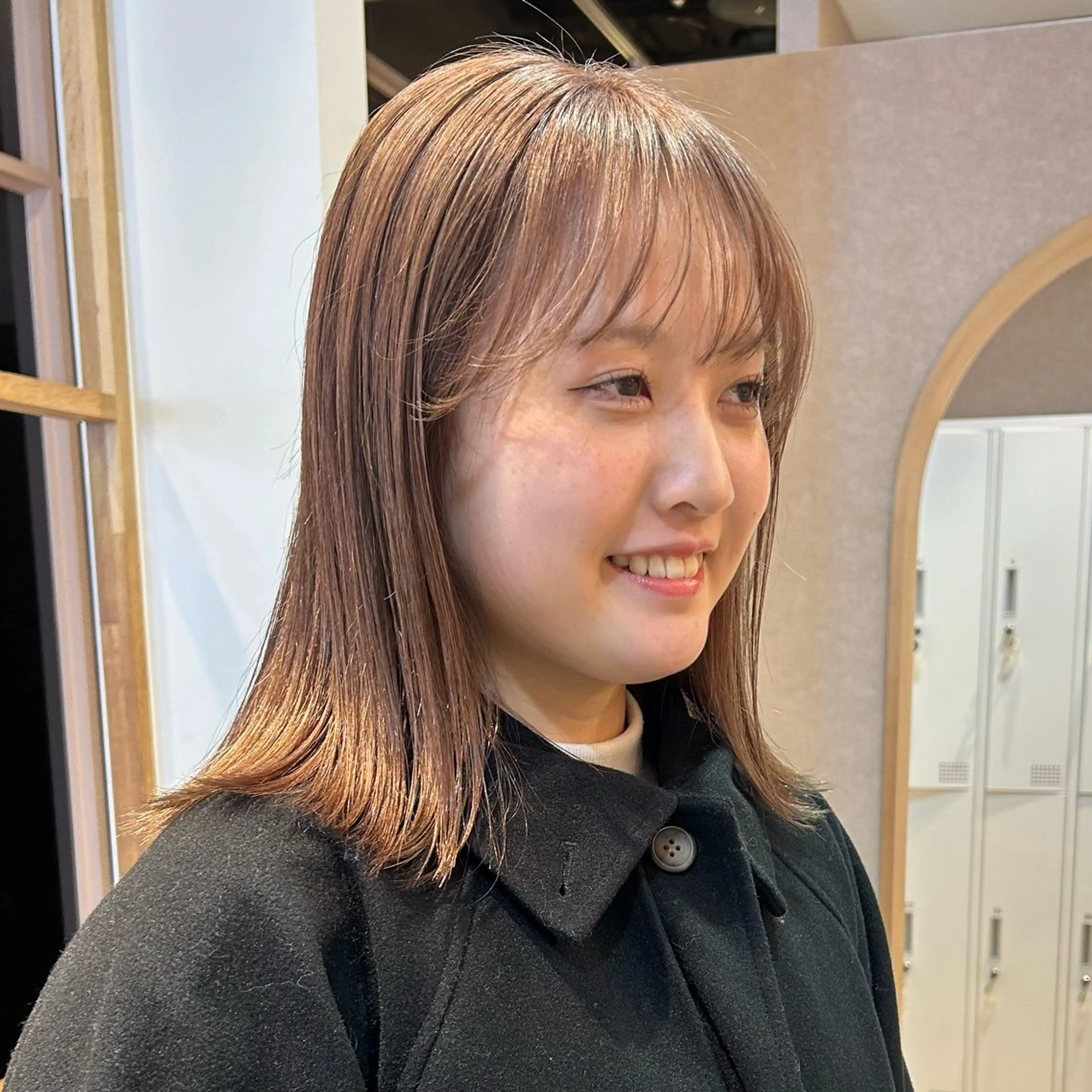 ミディアム カラー ベージュカラー ブリーチ このか/似合わせ/ 透明感/ダブルカラーのヘアスタイル