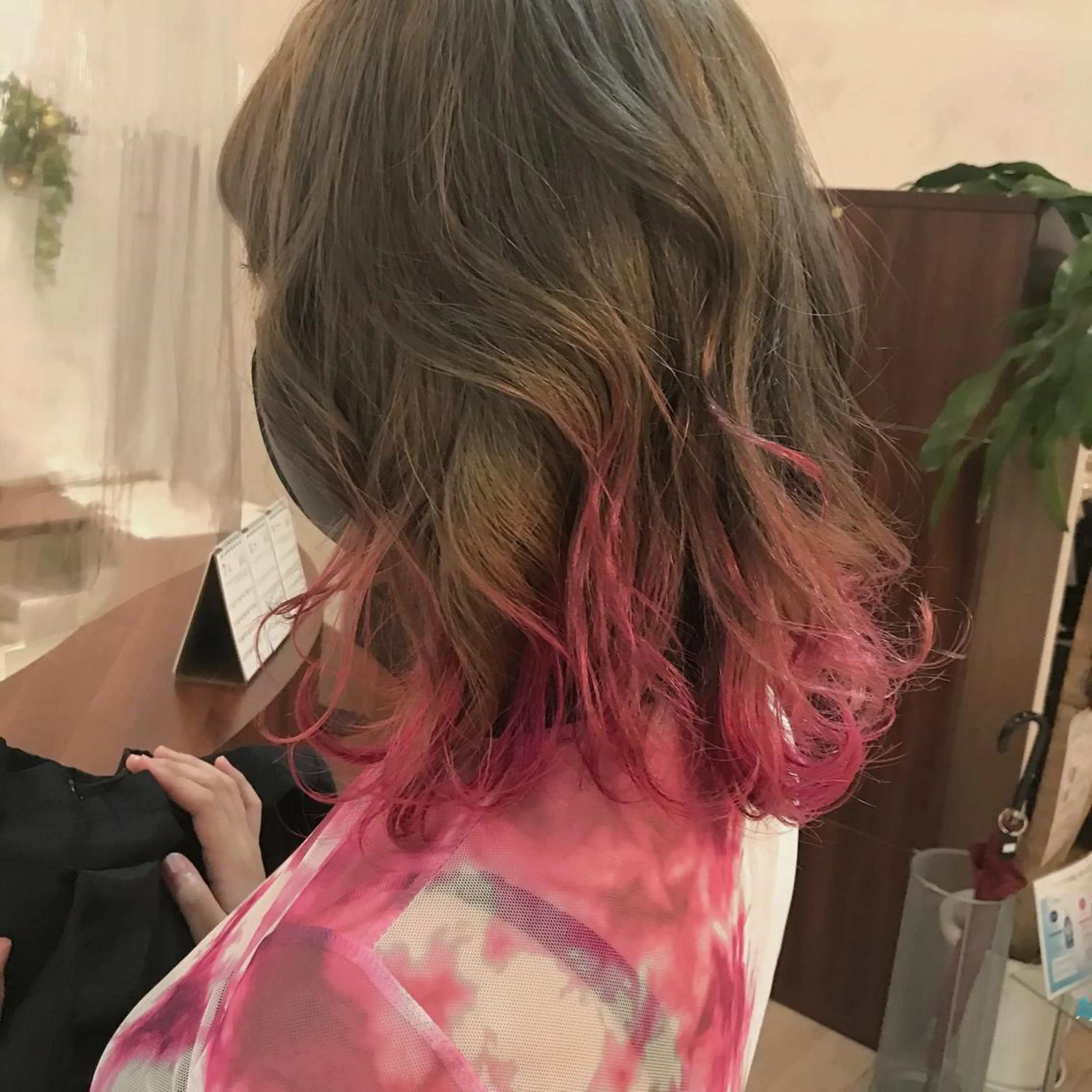 ミディアム 所渉/韓国レイヤー /ウルフカットのヘアスタイル