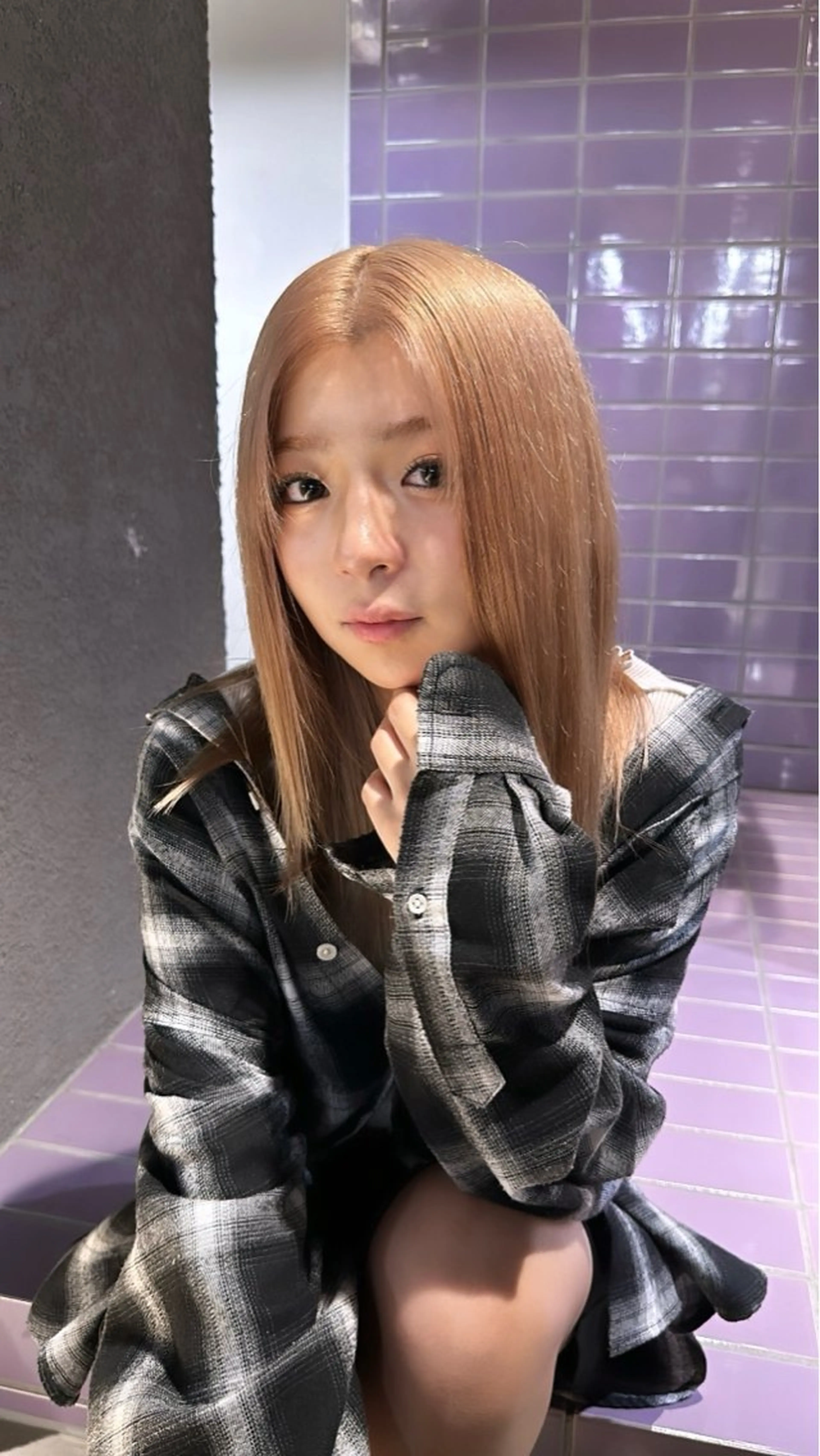 セミロング レイヤーカット トリートメント ハイトーン/ 縮毛矯正のヘアスタイル