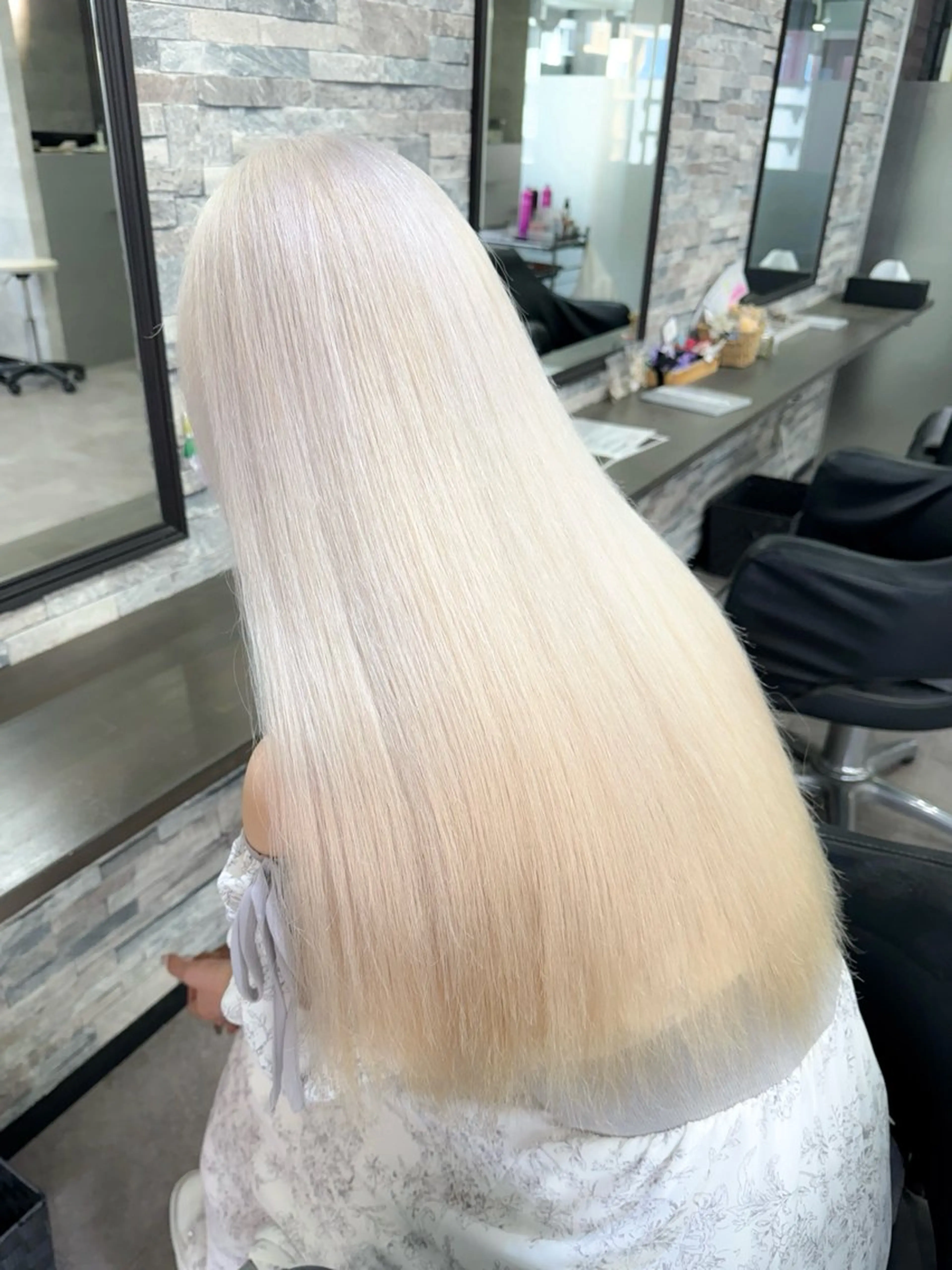 ロング カラー ヘアカラー トリートメント ハイトーンエクステ 🎩カズキ🎩のヘアスタイル