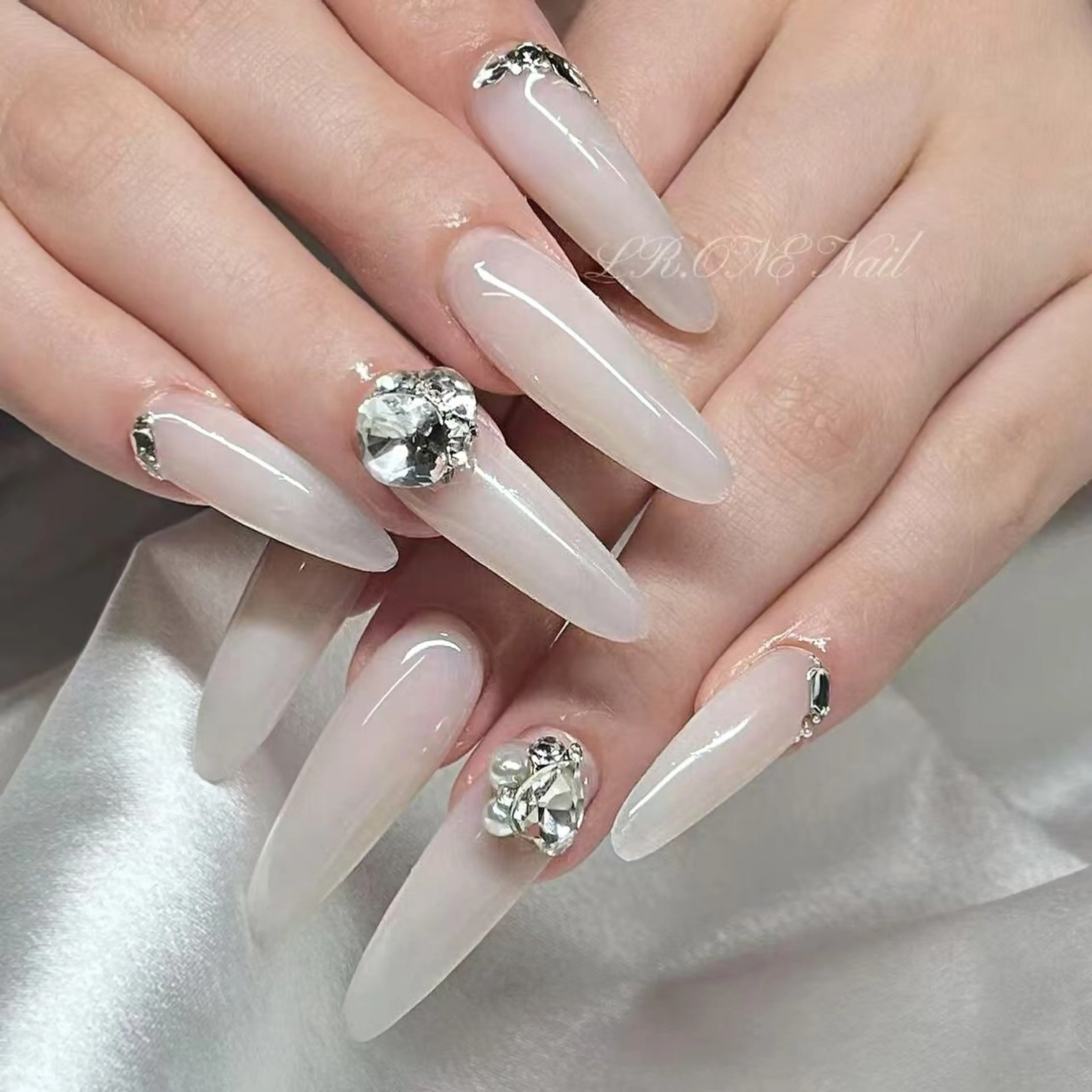 ネイル ハンドネイル LR.ONE ヨウのネイルデザイン