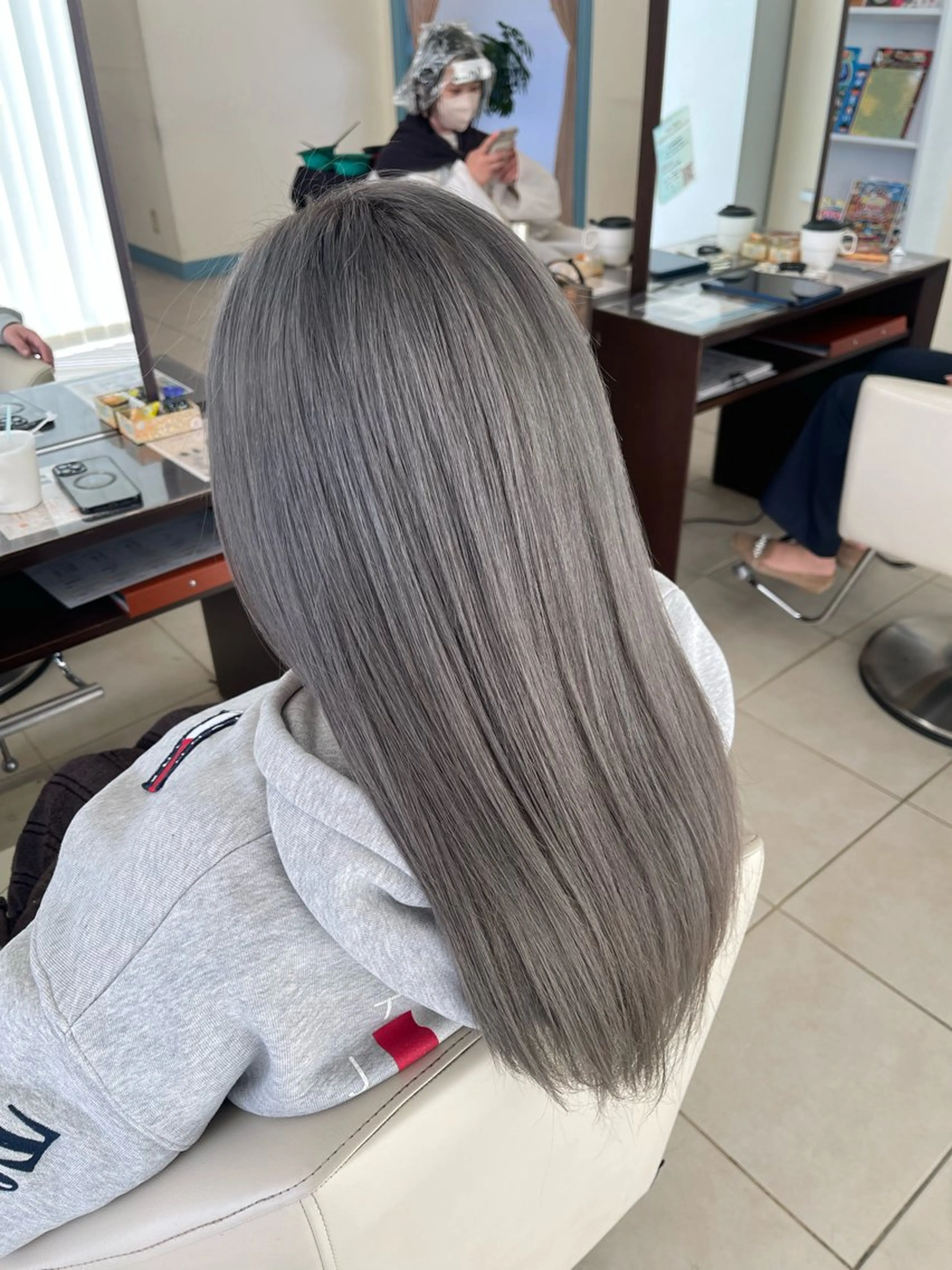 ロング カラー ブリーチ 吉田 真尋のヘアスタイル