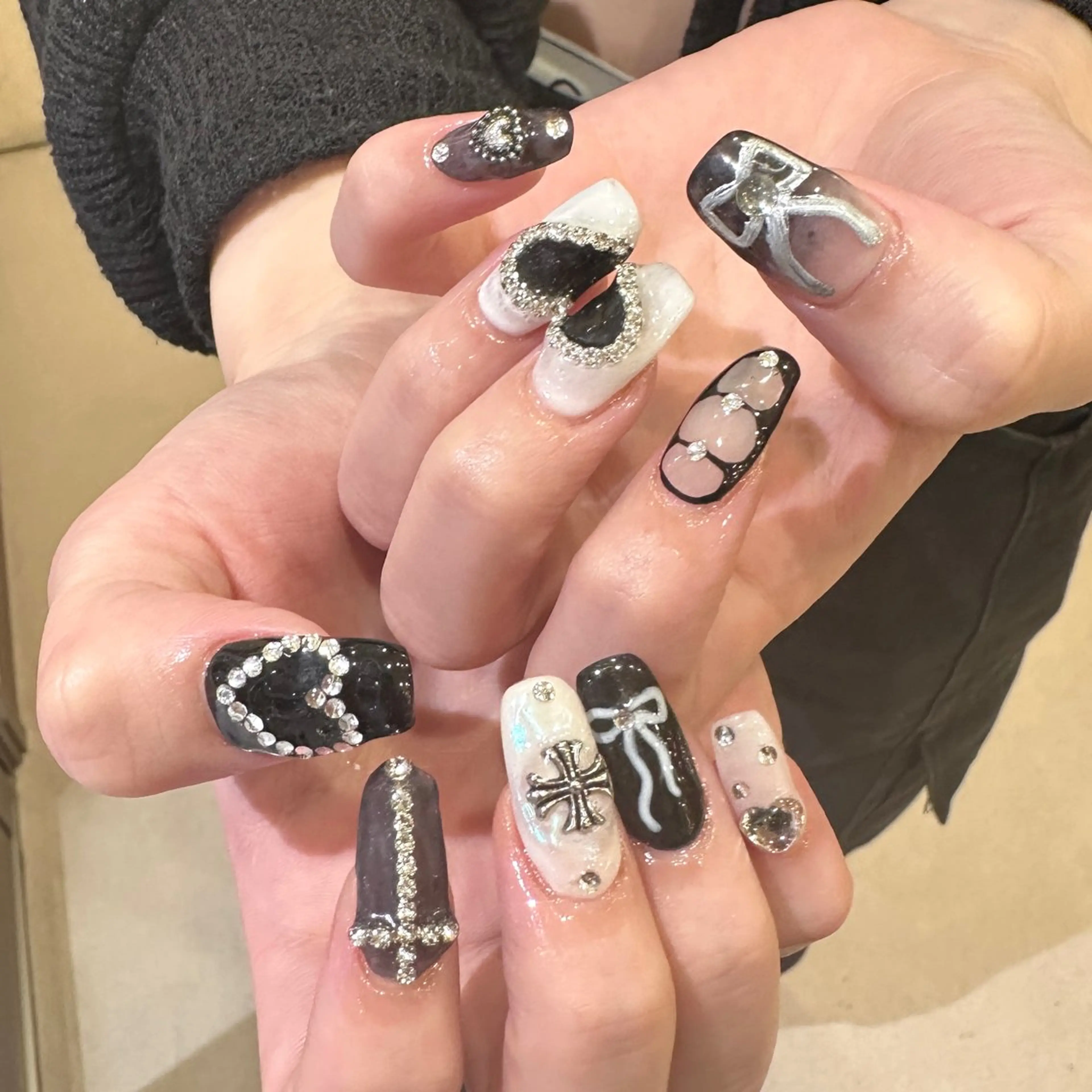 ネイル ハンドネイル 👽個性派ネイル🎀 komachiのマツエク・マツパデザイン