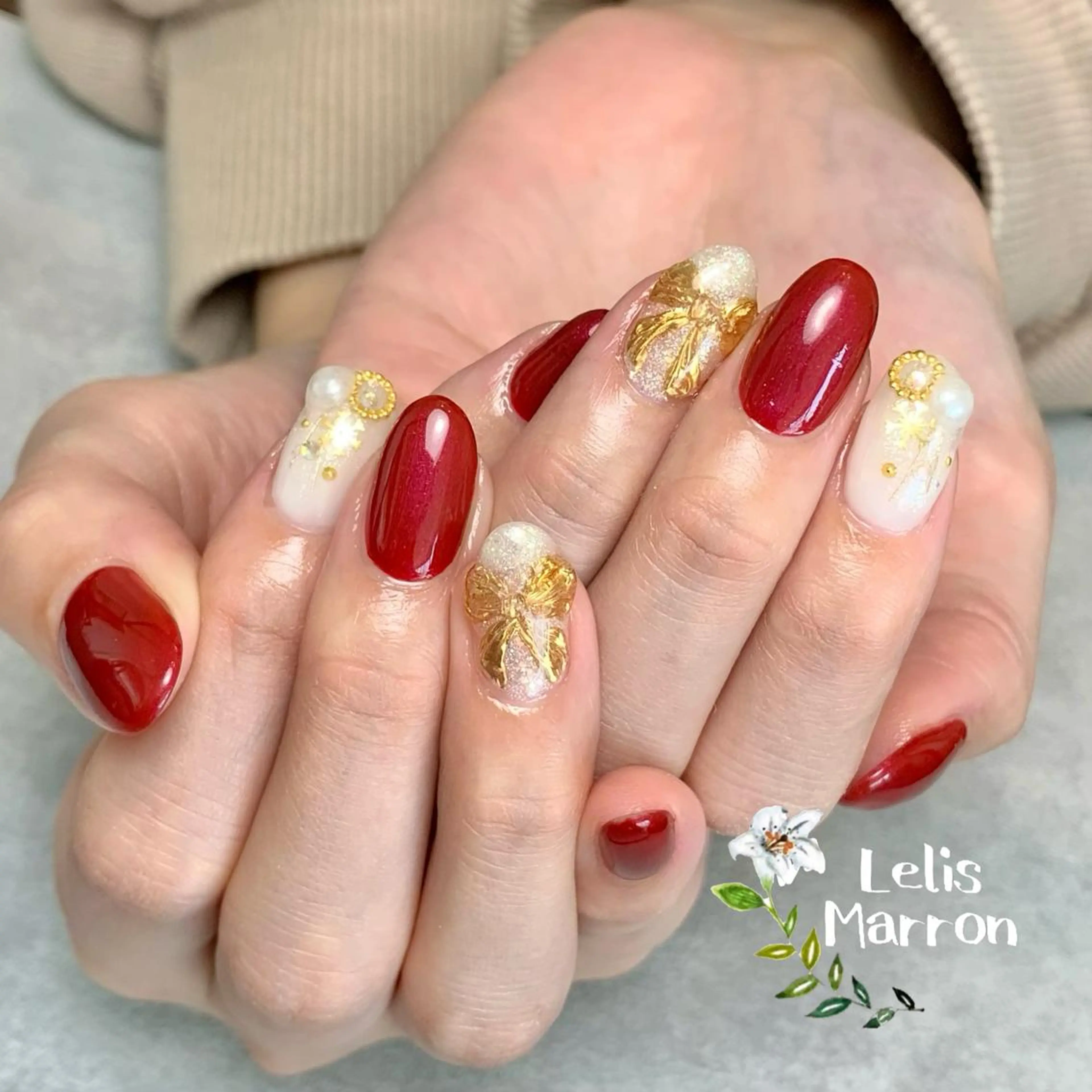 ネイル アートネイル ミラーネイル ニュアンスネイル オフィスネイル リボン ハンドネイル Lelis Marron所属・岸 侑李のネイルデザイン