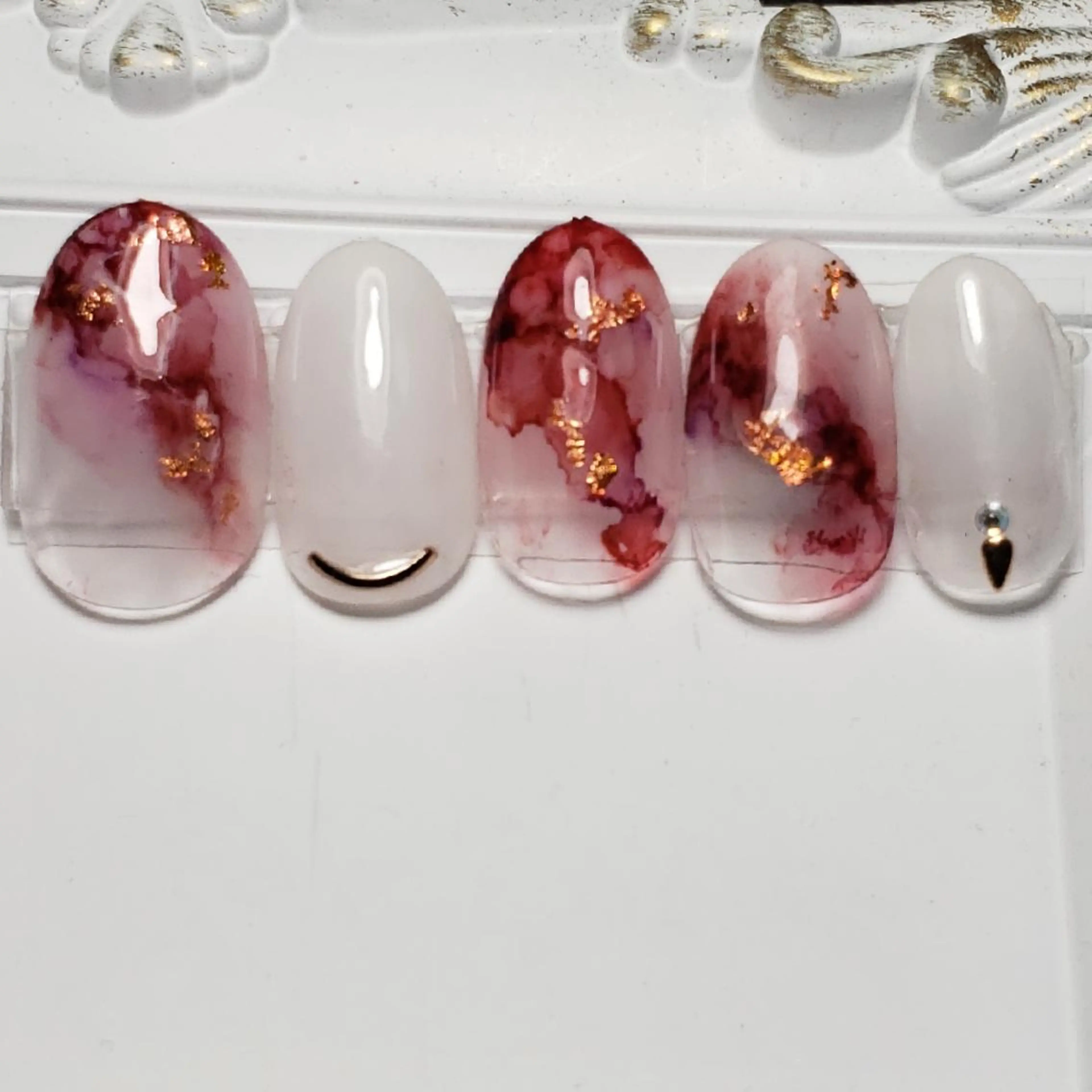 ネイル ハンドネイル ビジュード ネイルのネイルデザイン