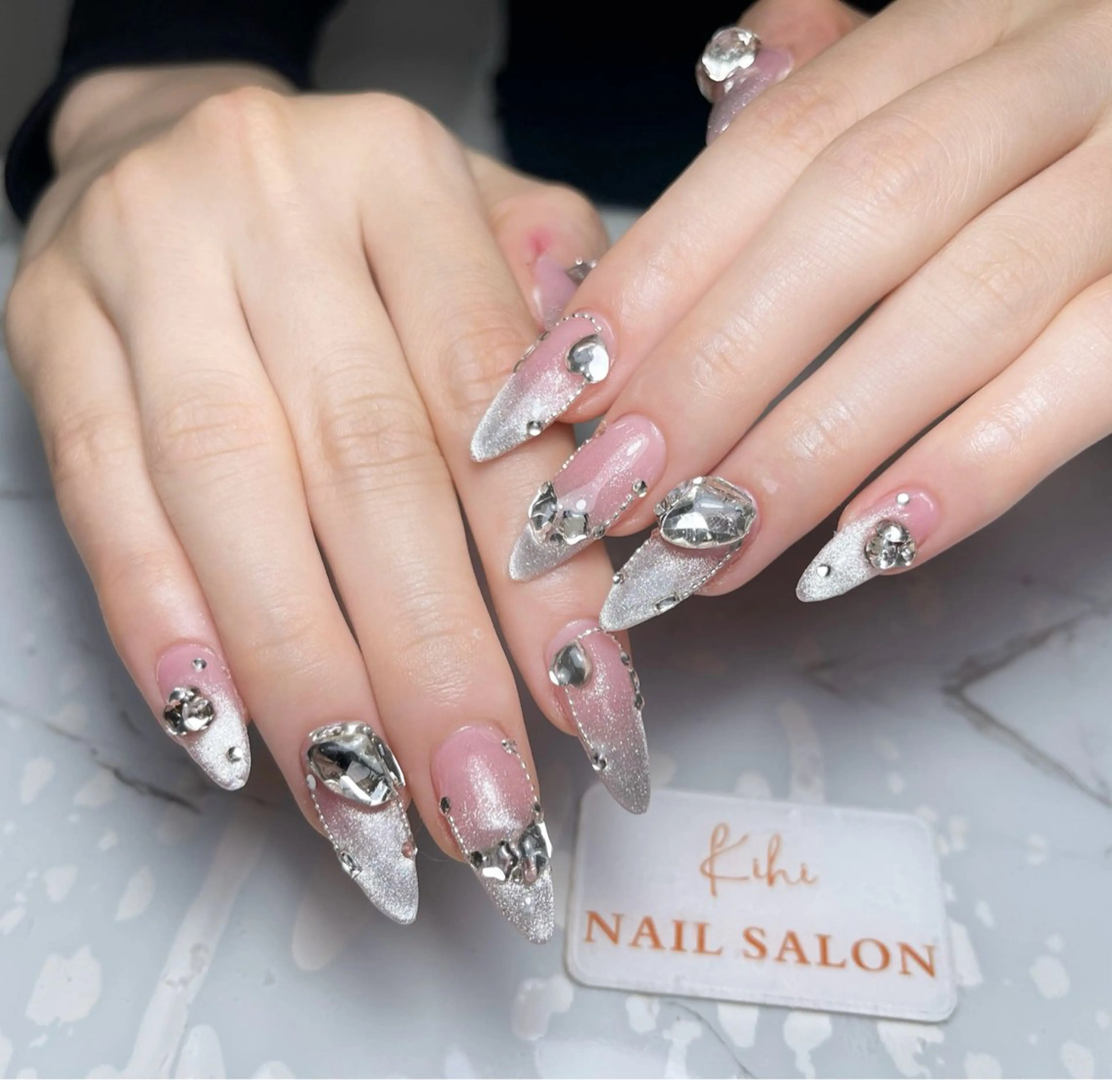 ネイル アートネイル フレンチネイル ジェルネイル グラデーション 韓国ネイル ハンドネイル 💕鈴木ユリ パラジェル/オフ無料のネイルデザイン