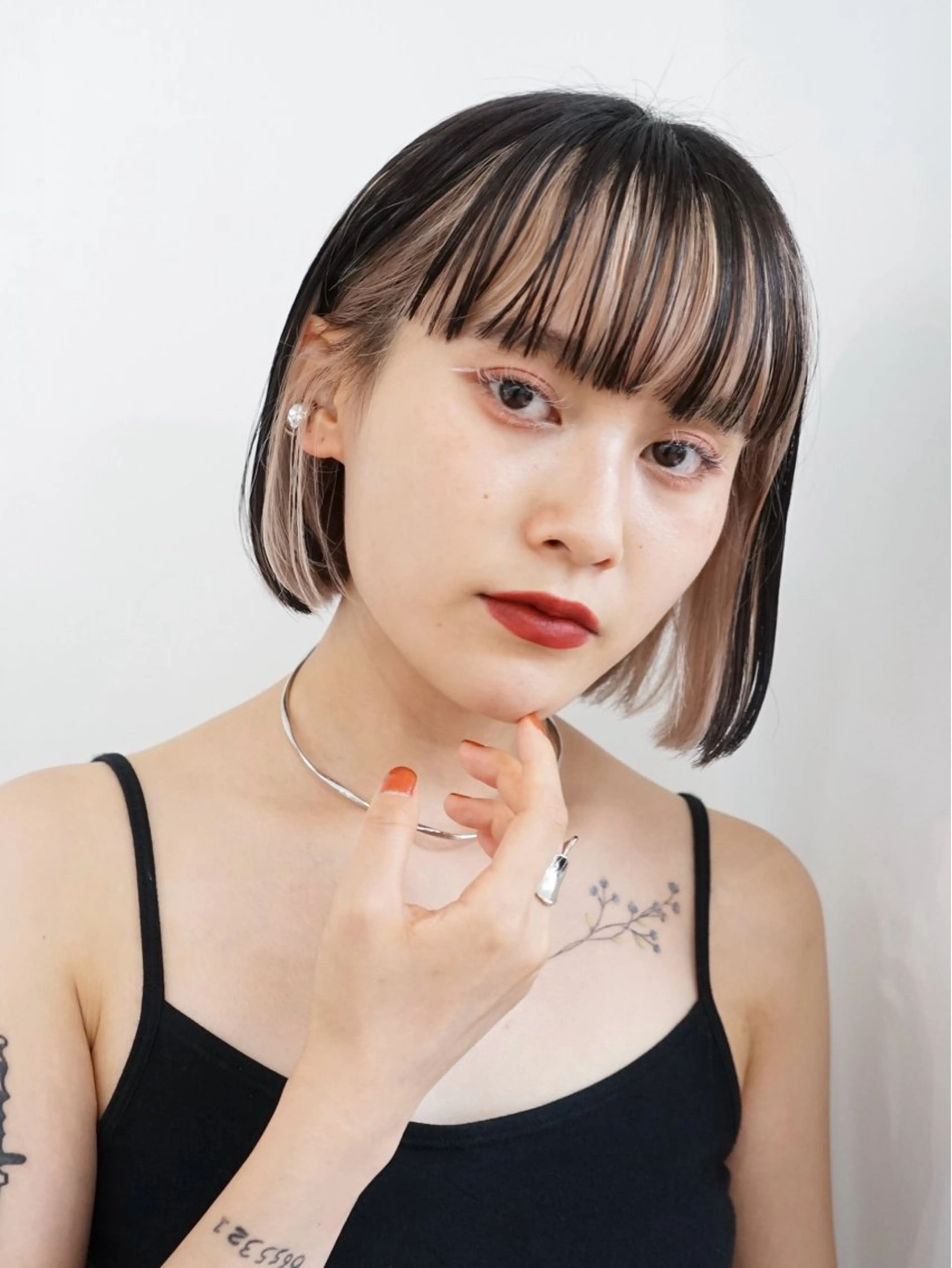 ショート カラー ALBUM GINZA所属・レイヤー特化 🎀モモカ🎀のヘアスタイル