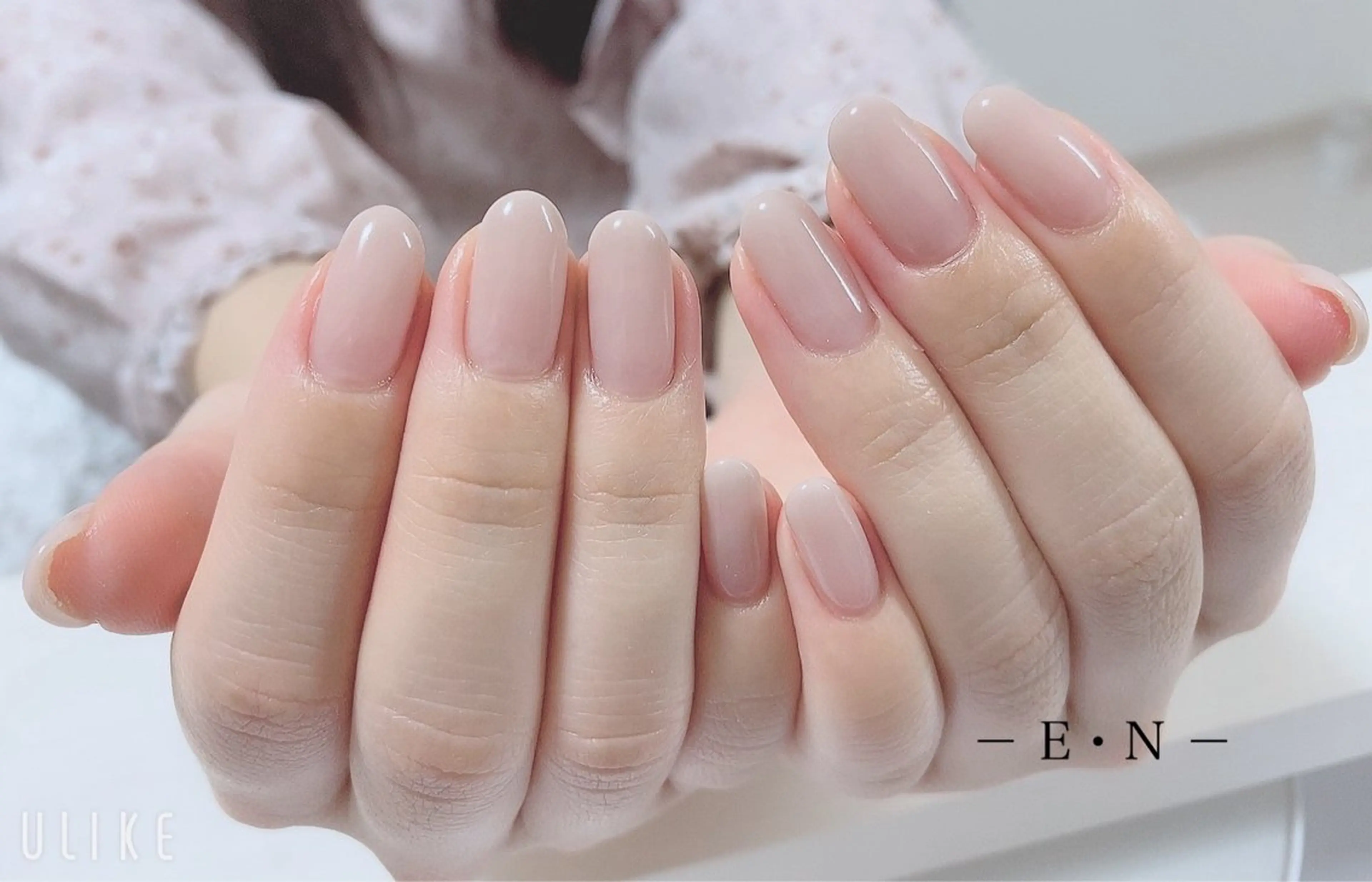 ネイル グラデーション E・N(エン)所属・E・N(エン) eyelashのマツエク・マツパデザイン