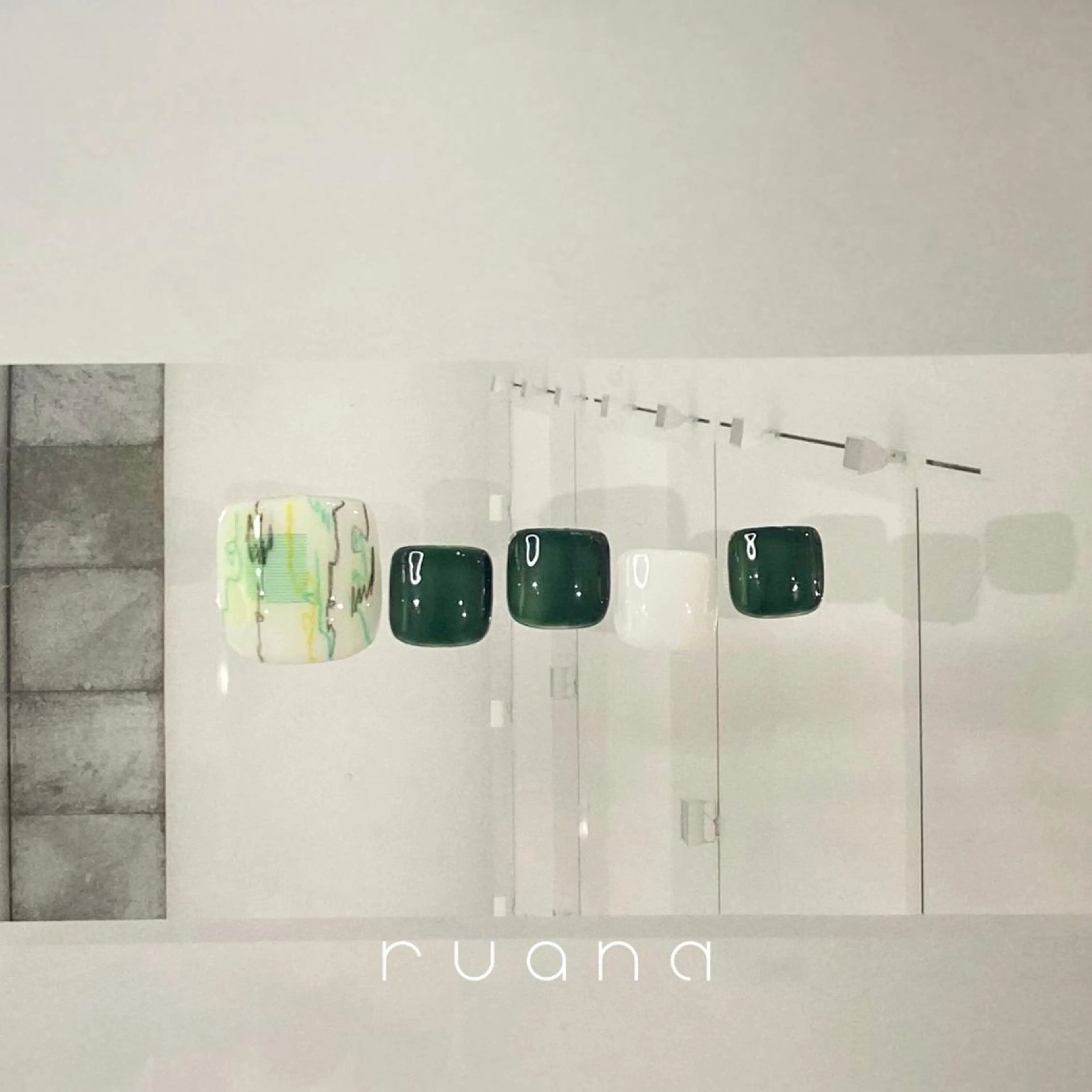 【オフ無し】 親指2本アート ¥8,400→¥6,700の写真