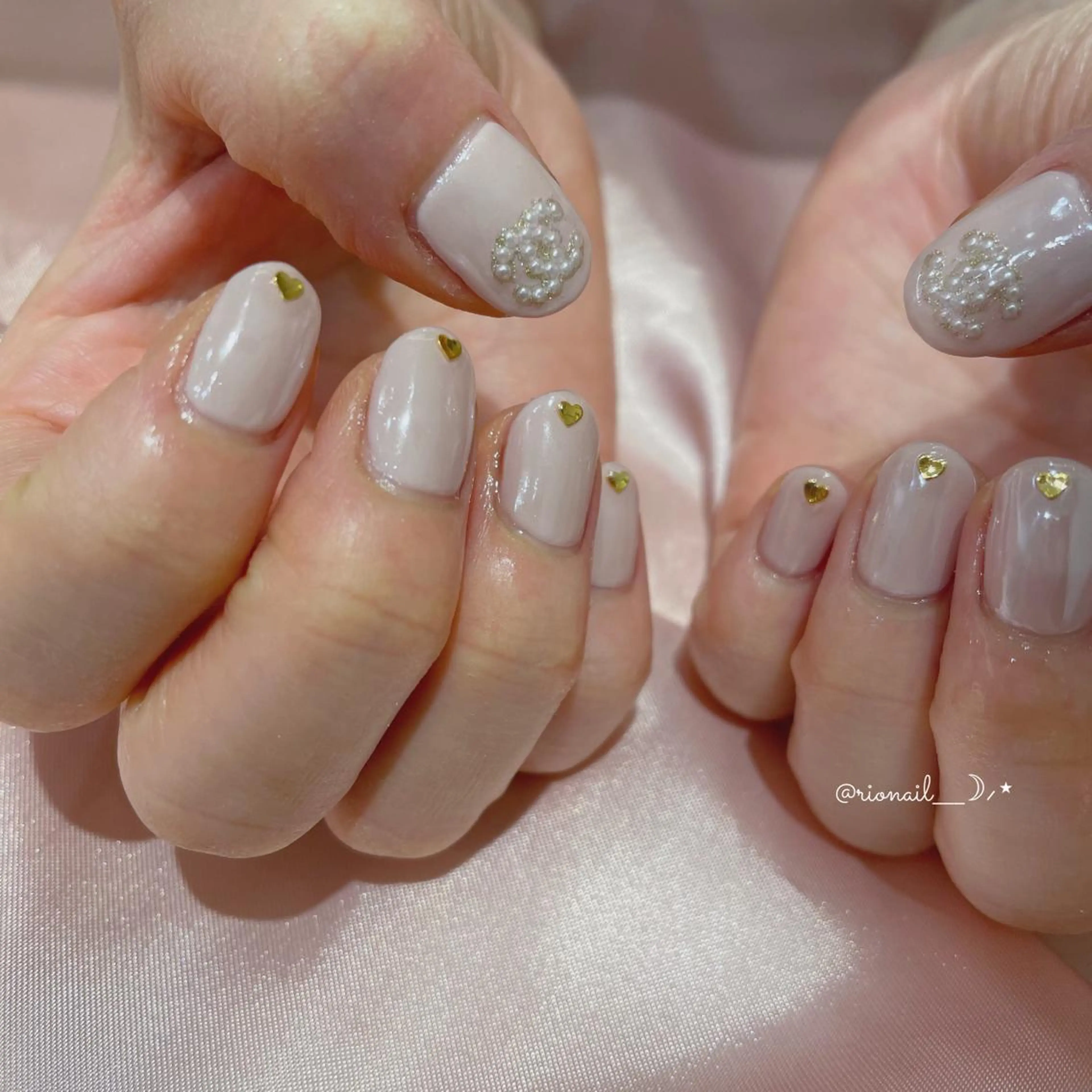 ネイル アートネイル 𝘙𝘪𝘰𝘯𝘢 ...🕯🤍のネイルデザイン