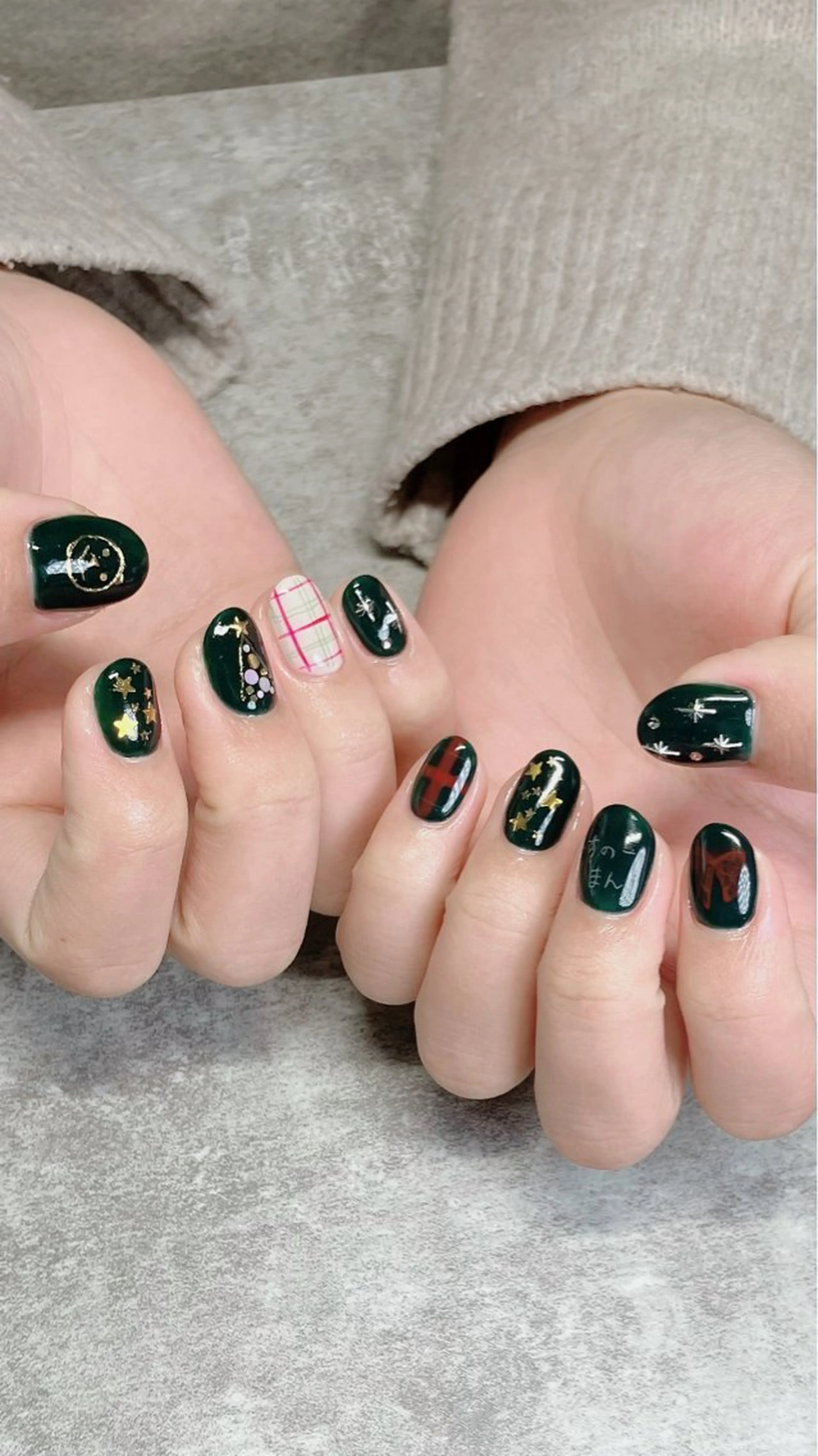 ネイル haleyume所属・shino🌟 痛ネイルのネイルデザイン