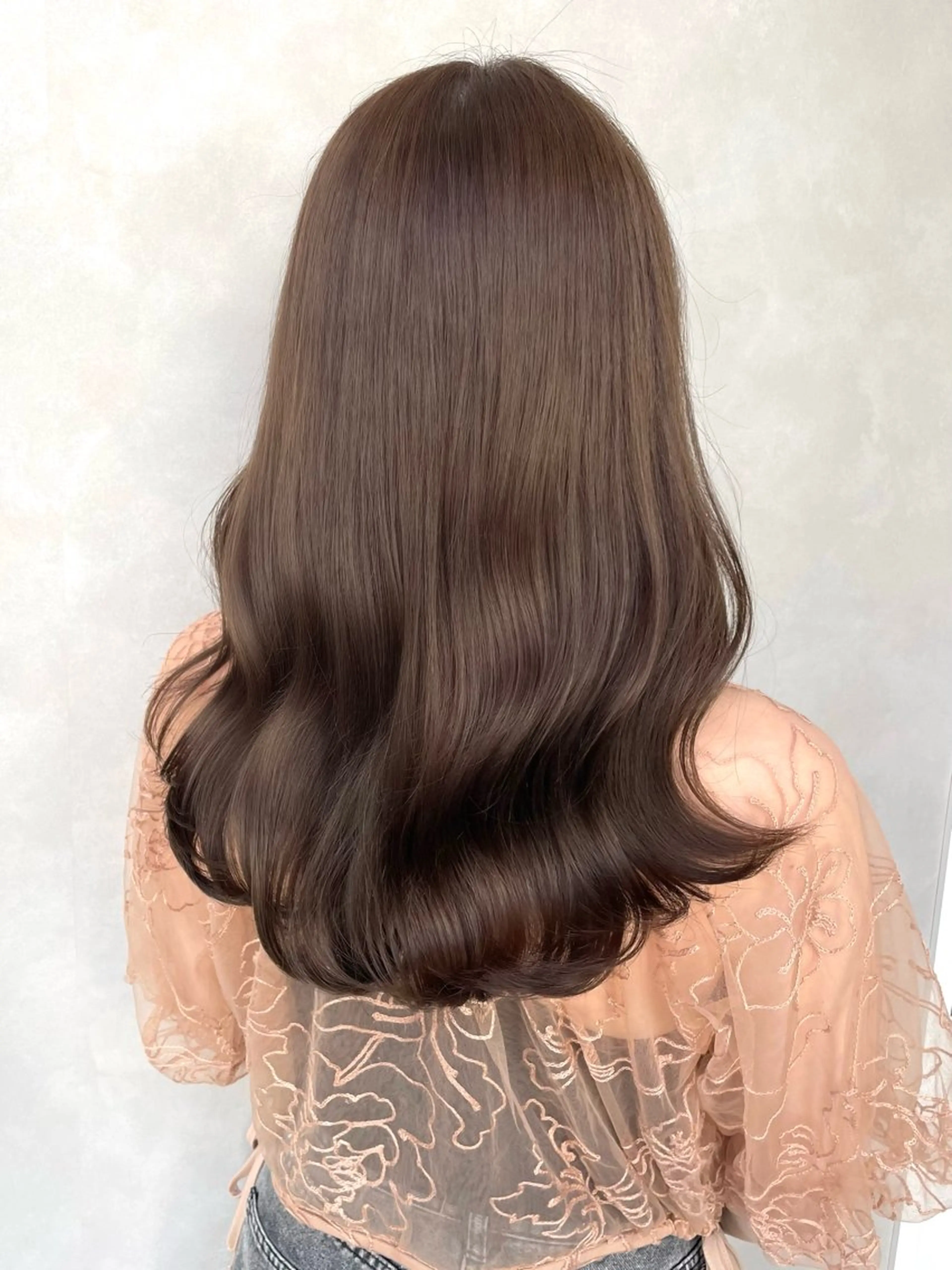 セミロング カラー ベージュカラー 🌿レイヤー赤み消し 🌿西村拓也のヘアスタイル