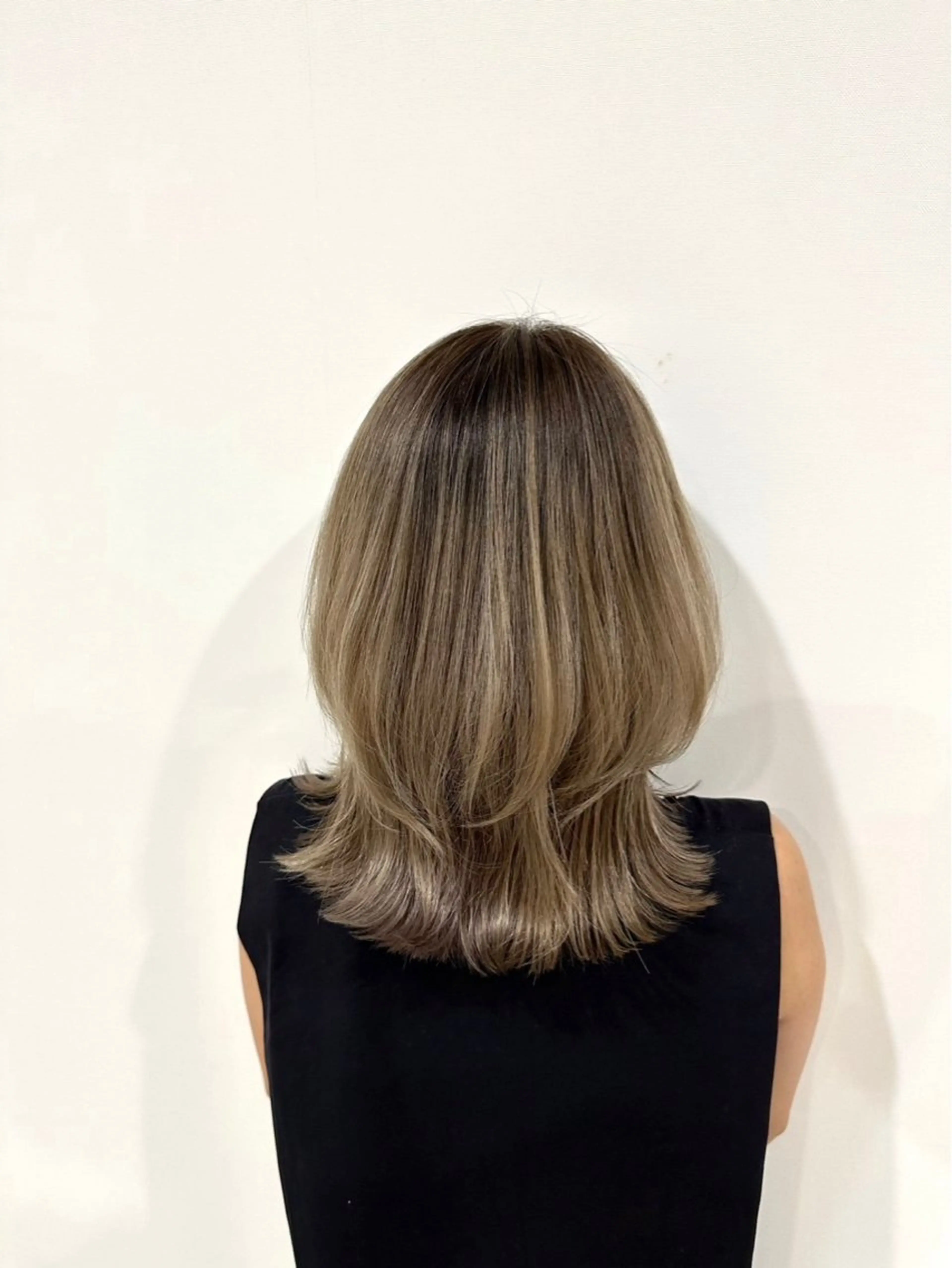 ミディアム NOAHL所属・yuna スパ/カラーのヘアスタイル