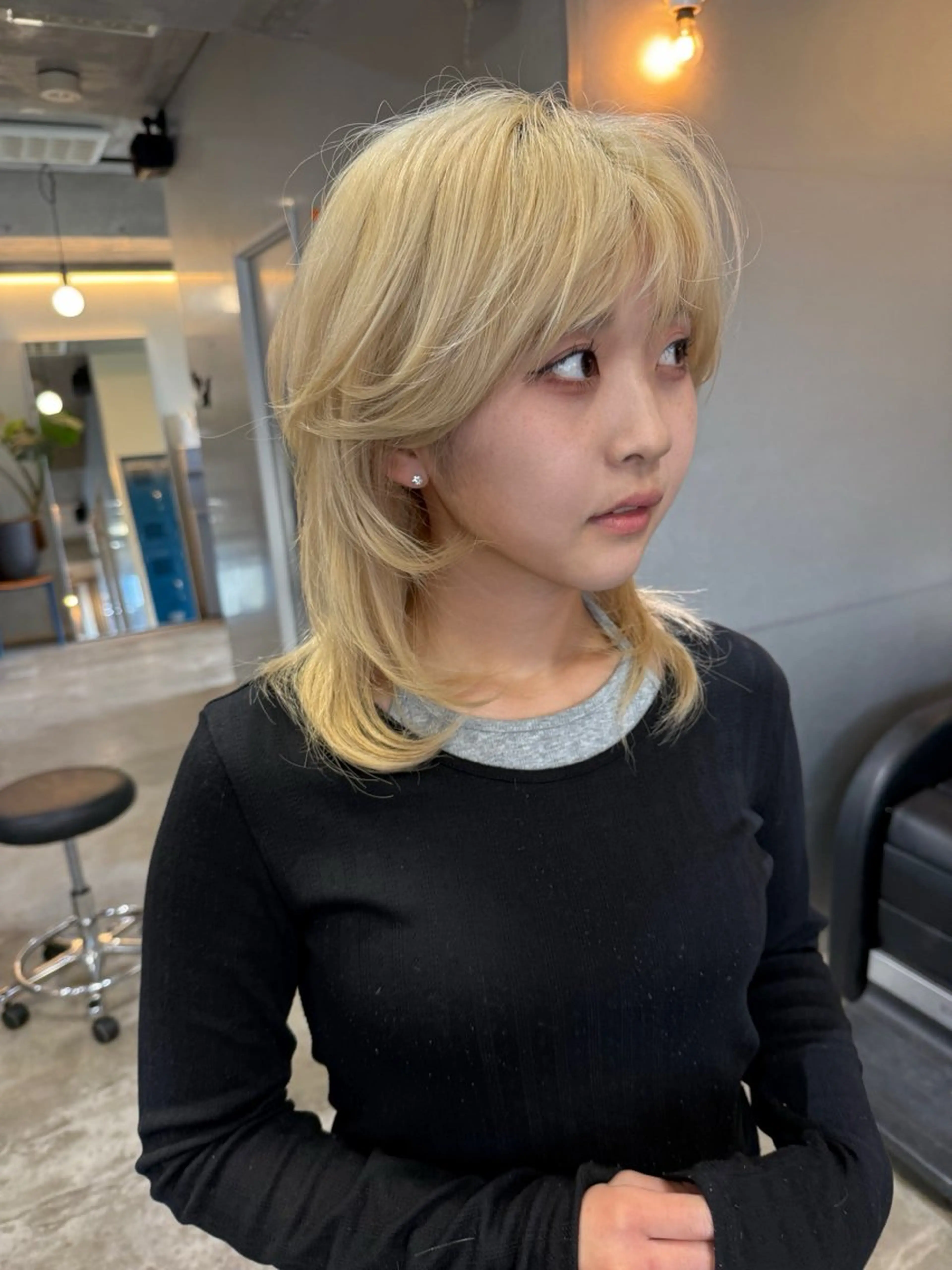 ミディアム カット ヘアカラー レイヤーカット\ウル フ　chinatsuのヘアスタイル