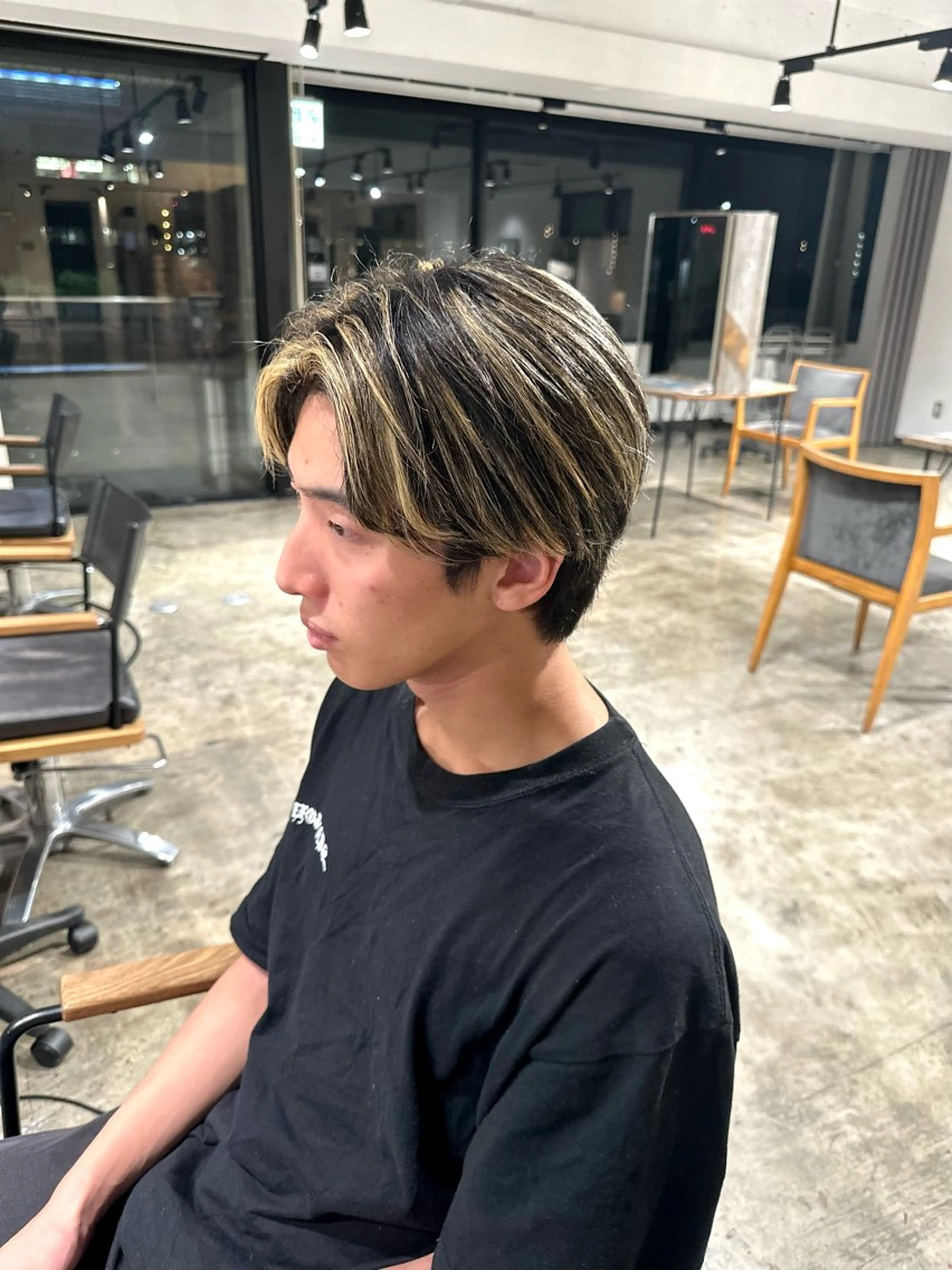 メンズ メンズブリーチ センターパート メンズハイライト カット ヘアカラー トリートメント 骨格補正施術/メンズ 専門美容師/YUYAのヘアスタイル