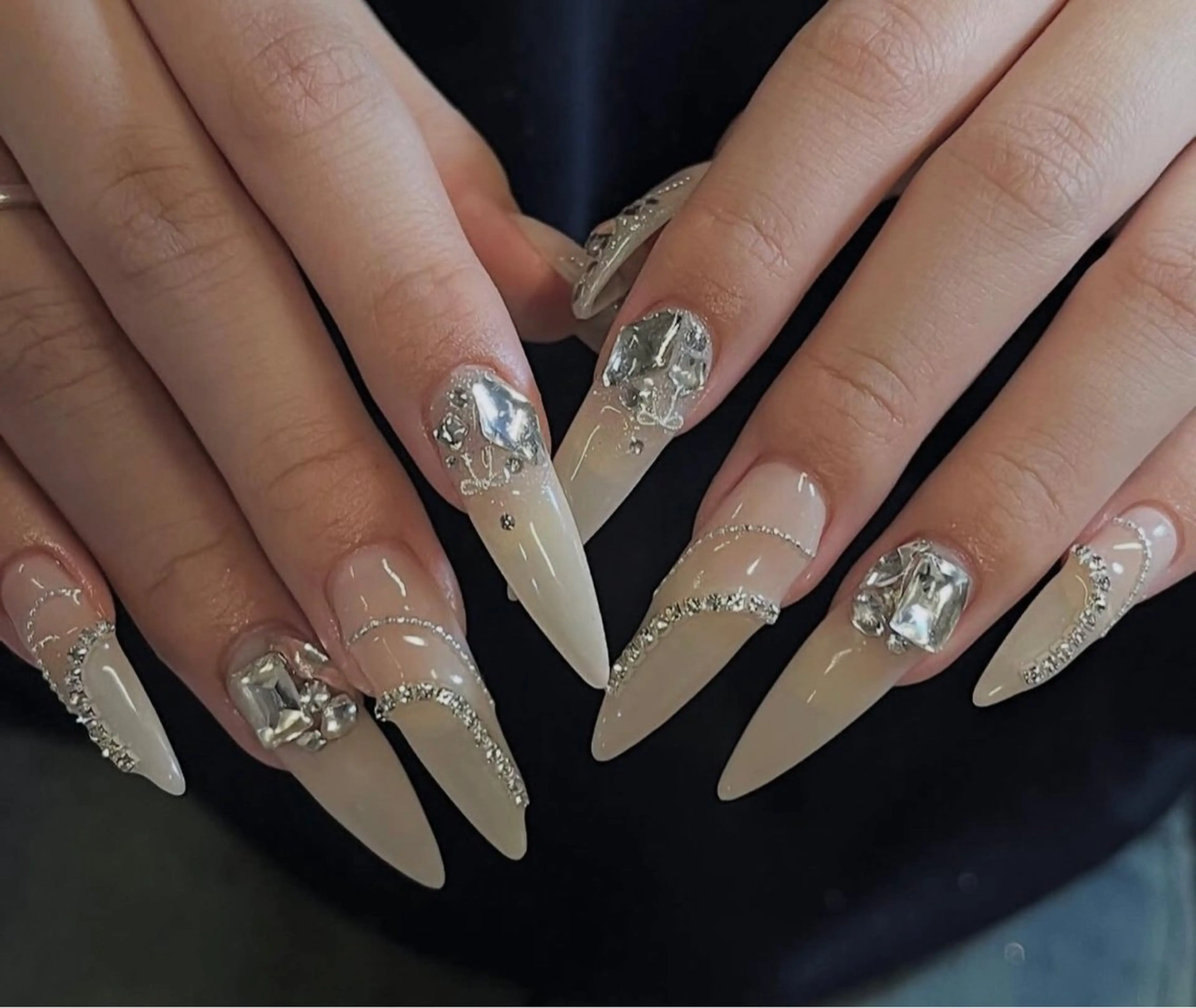 ネイル アートネイル フットネイル ジェルネイル ニュアンスネイル シンプルネイル NIE MoMoのネイルデザイン