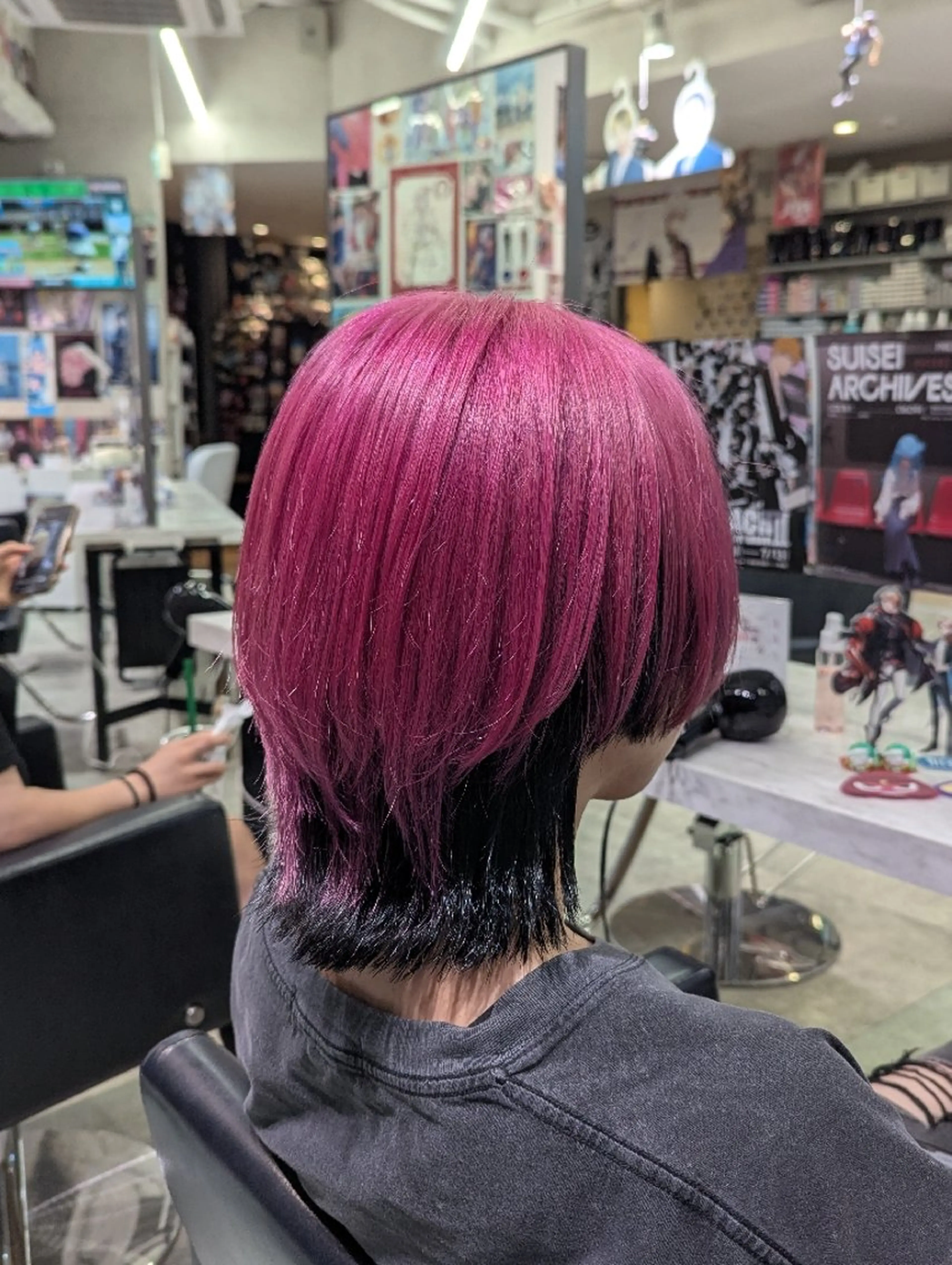 カラー ミディアム インナーカラー ピンクカラー 推しカラー🦉にじさ んじカラー🌈🕒✨のヘアスタイル