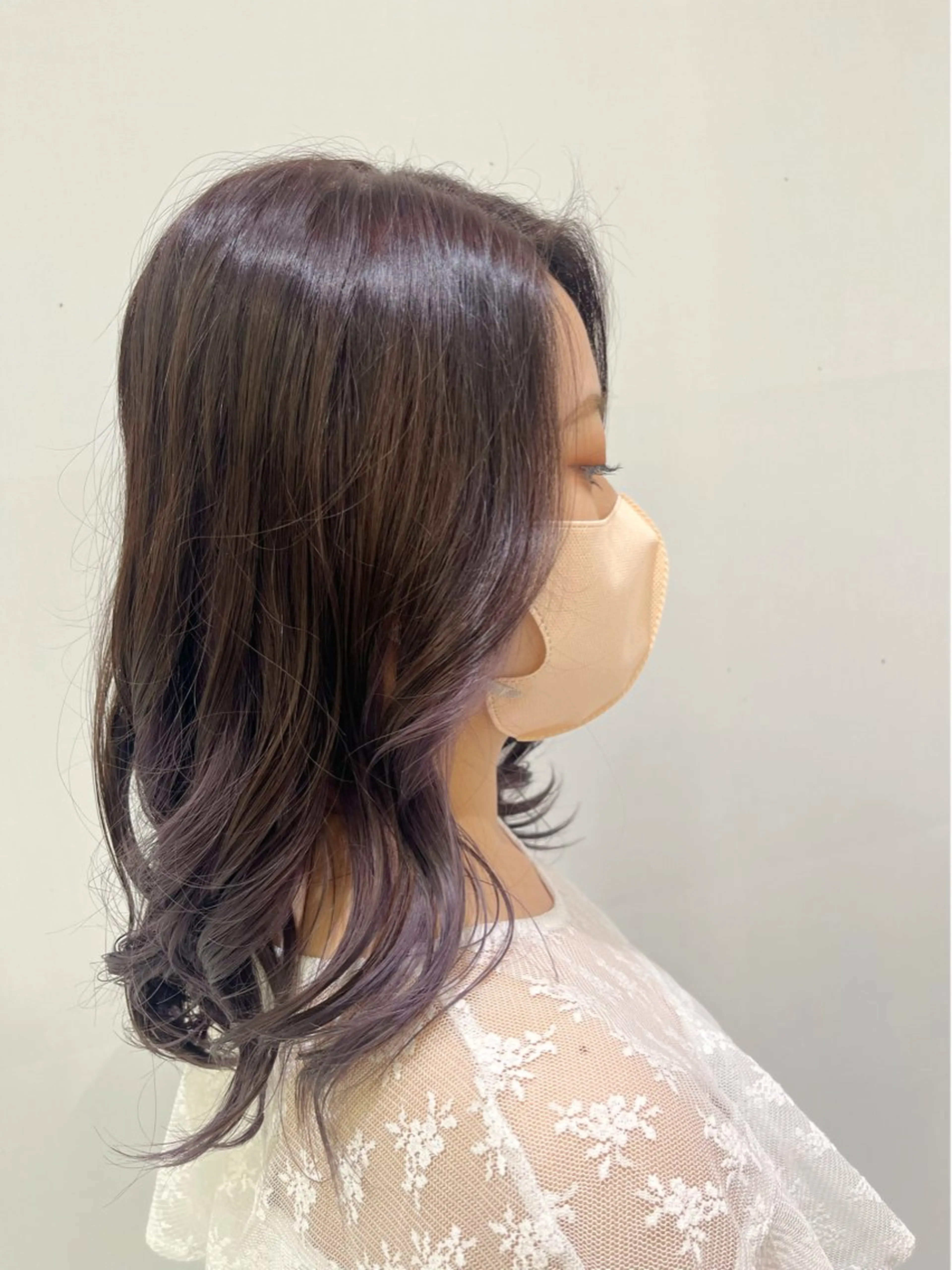 ミディアム カラー ラベンダーカラー 伊佐 愛のヘアスタイル