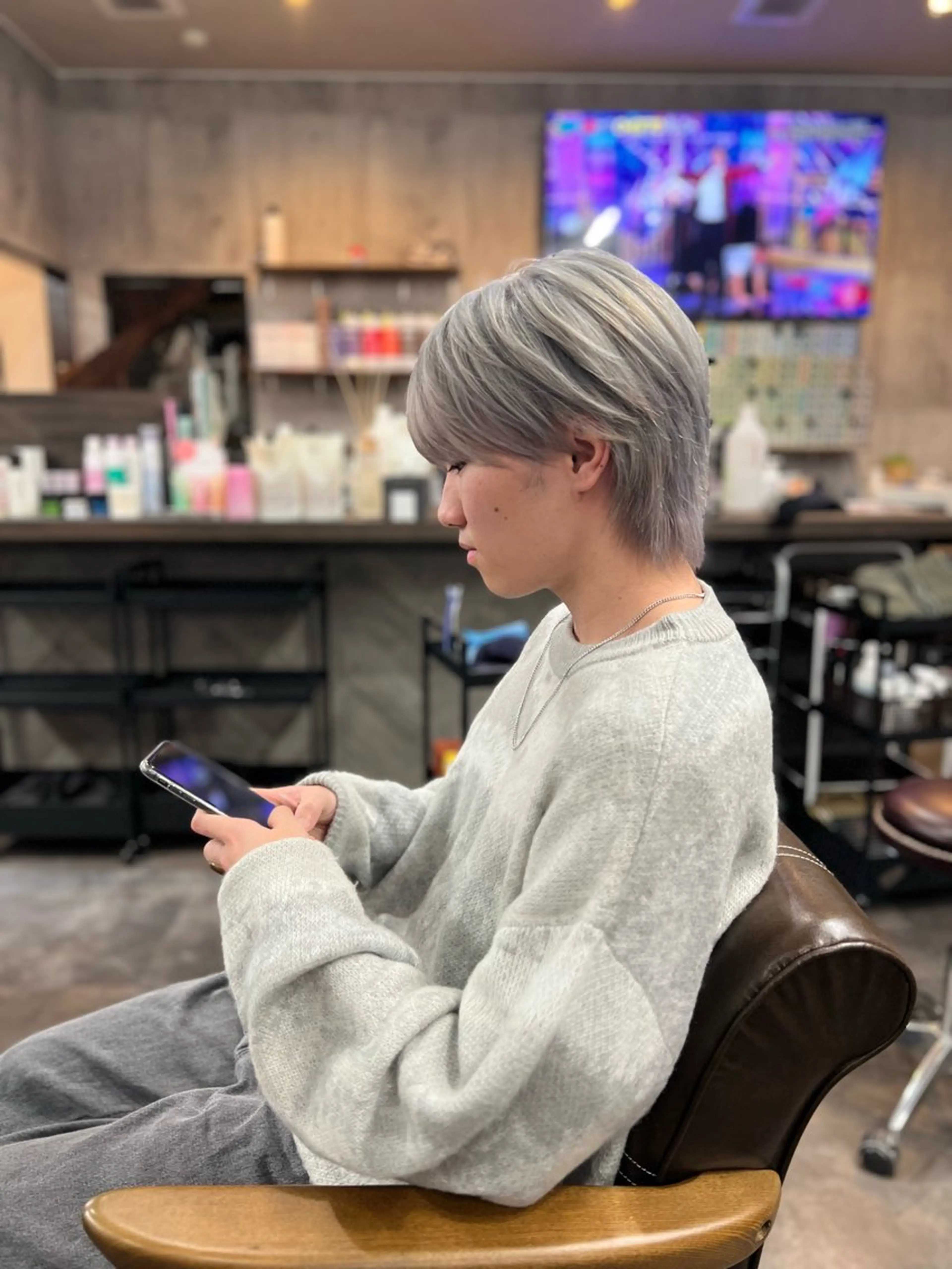 ショート カラー ブリーチ ケアブリーチ シルバー ホワイトシルバー 韓国風ヘア ursus by HEADLIGHT 水戸城南2丁目店所属・LE Nのヘアスタイル