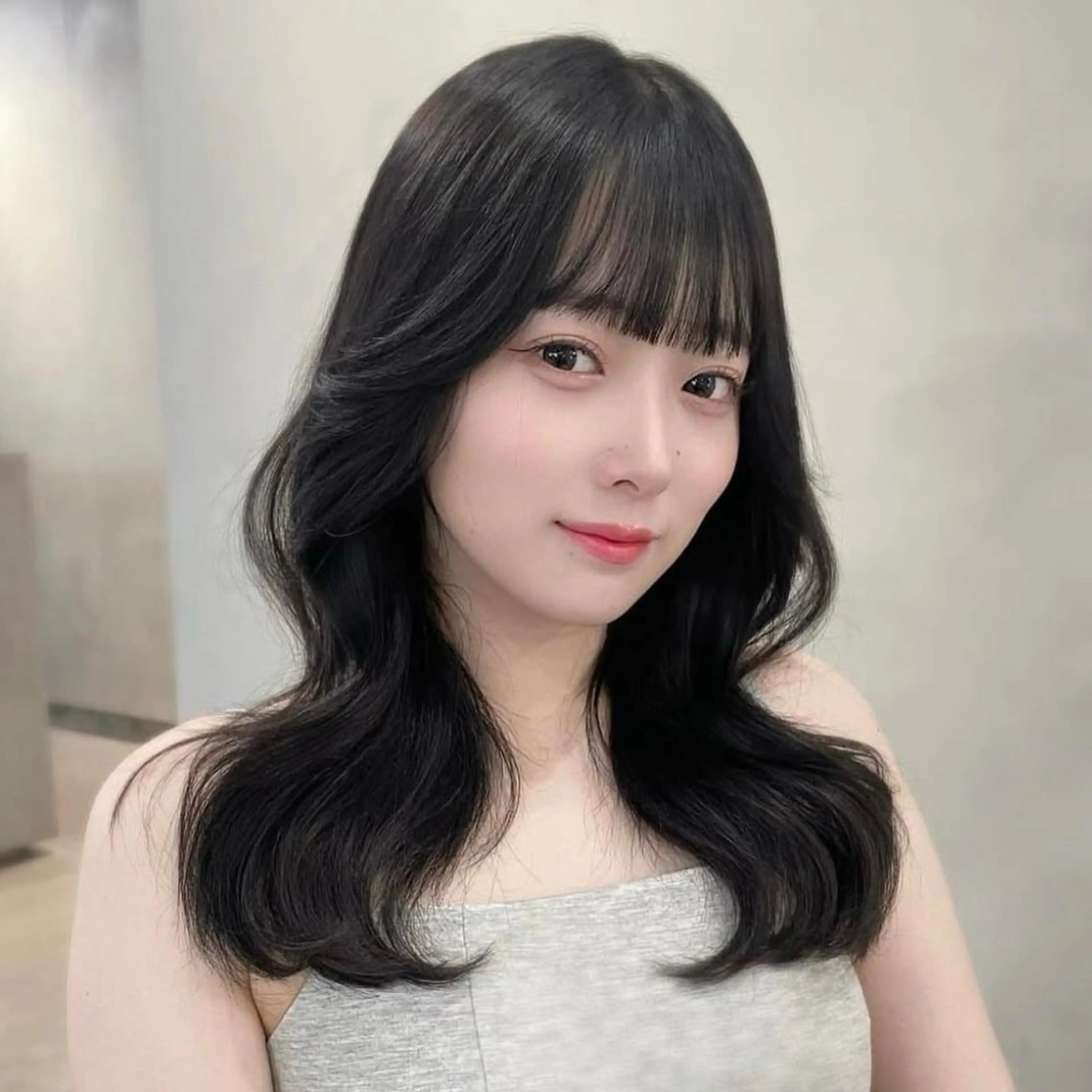 ロング カラー 黒髪 グレーブラック レイヤーカット モテ韓国ヘア/ レイヤー🤍RIKAのヘアスタイル