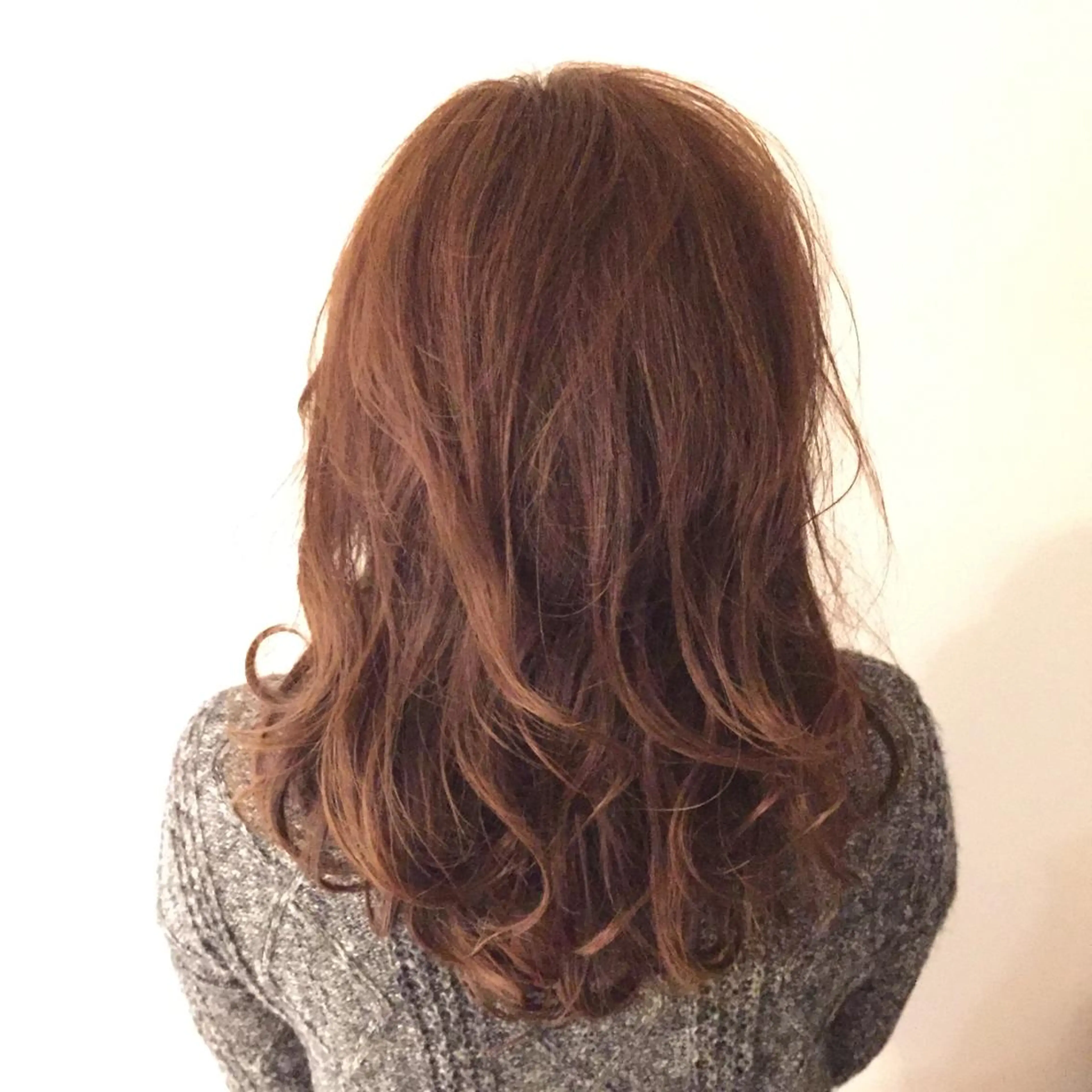 セミロング カラー パーマ ヘアアレンジ グレージュ eyelush color world庄内駅前所属・シールエクステ／豊中 吉田孝司のヘアスタイル