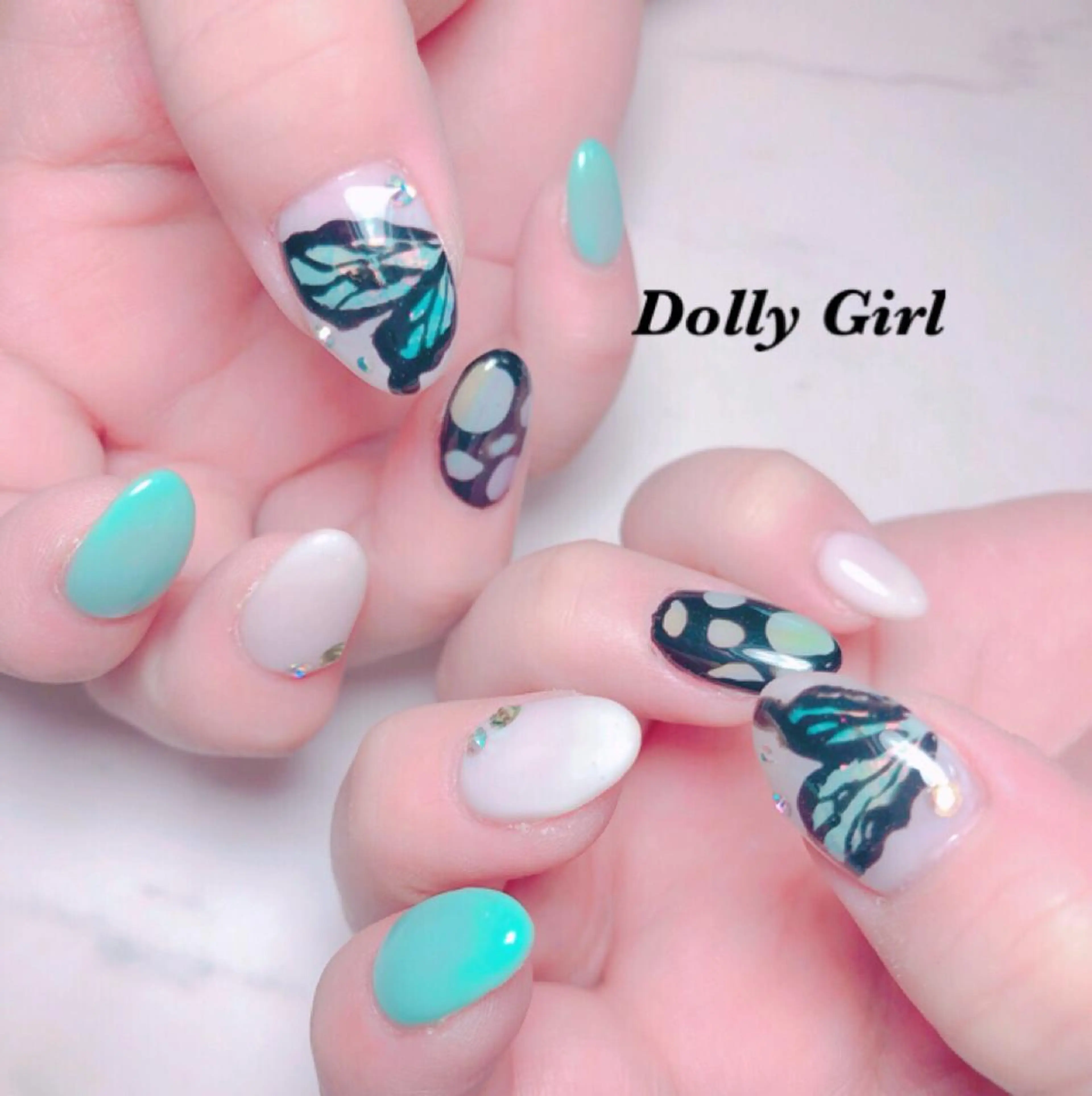 ネイル ストーンネイル 個室ネイルサロンDolly  Girl〜ドーリーガール〜所属・DollyGirl KYOKOのネイルデザイン