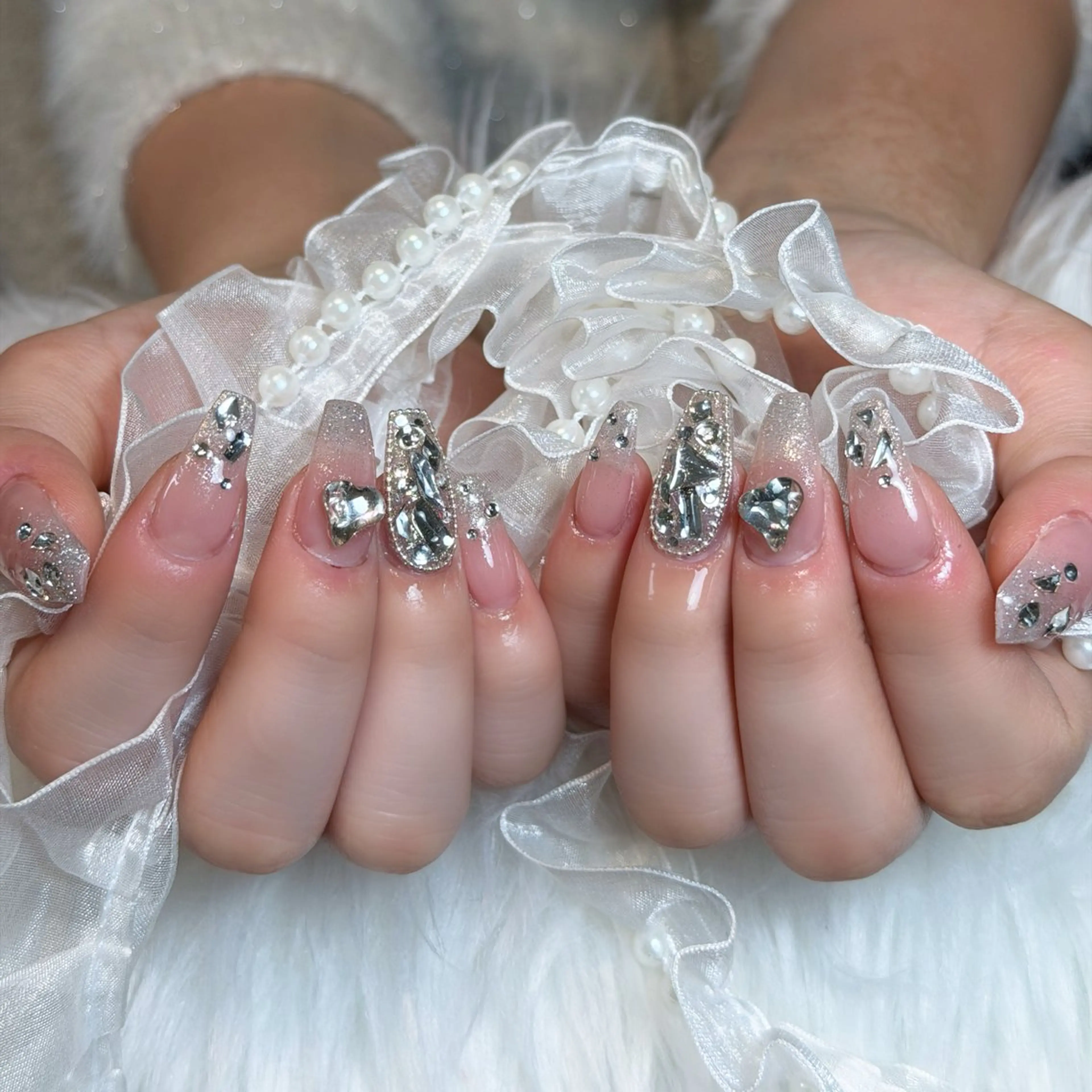 ネイル オーロラネイル ボルドー ブラウン 氷ネイル・うるうるネイル キラキラネイル ハンドネイル Julli NailStudioのネイルデザイン