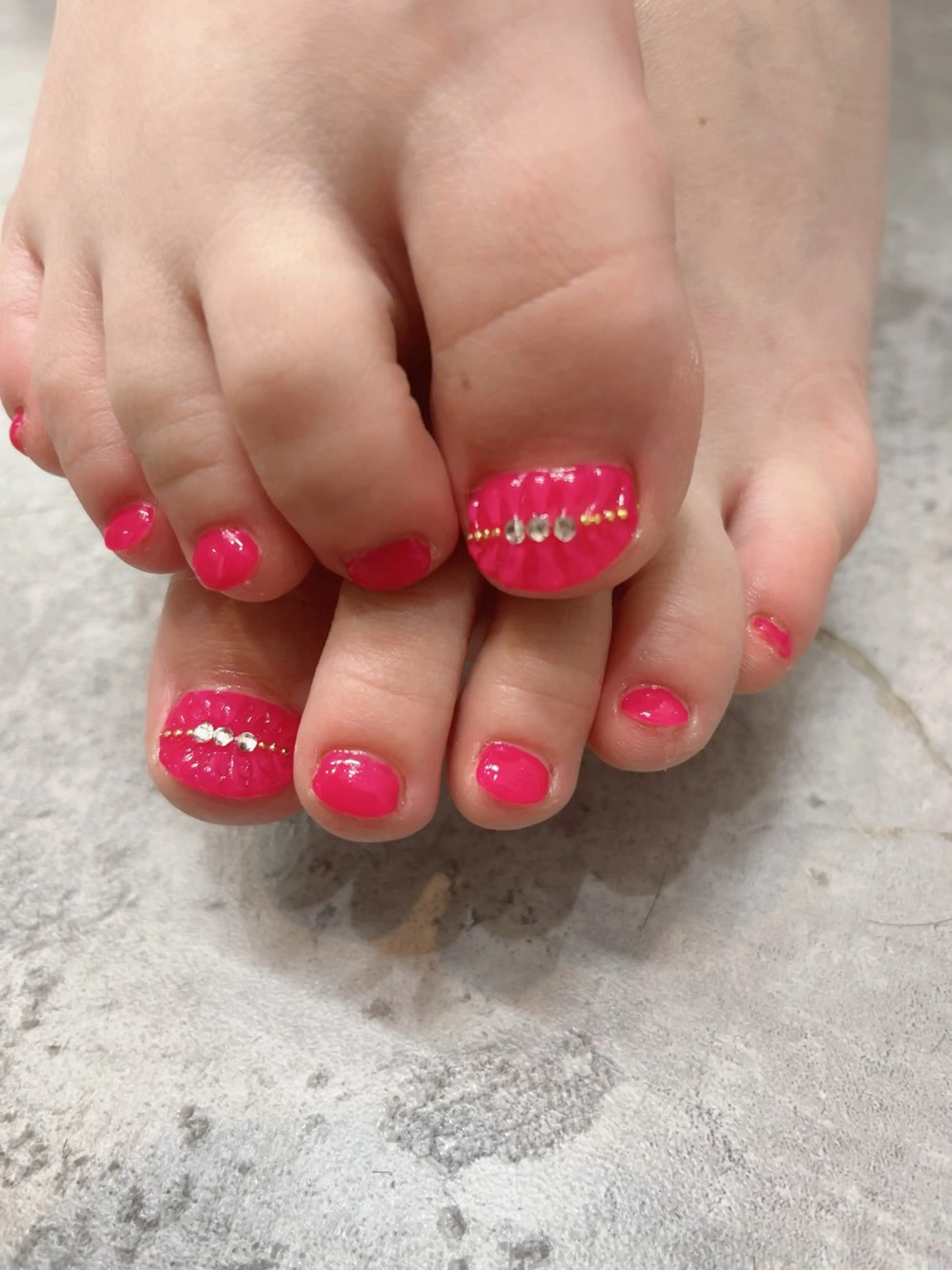 フットジェル　ワンカラー(2色まで🙆‍♀️)➕お好きなデザイン親指2本の写真