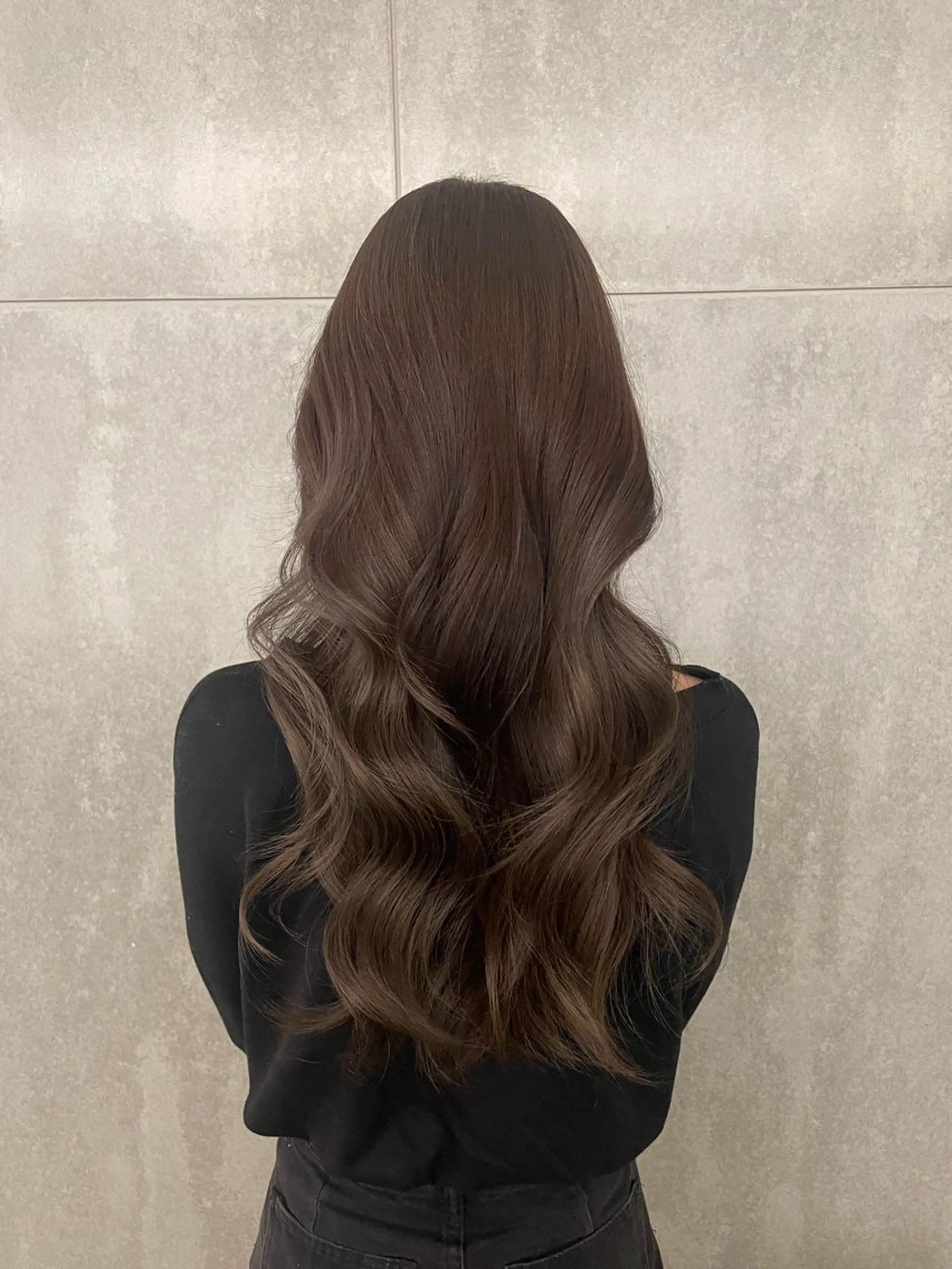 ロング カラー ウォーレントリコミ  ニューヨーク所属・西梅田直結🌹 若林梨音のヘアスタイル