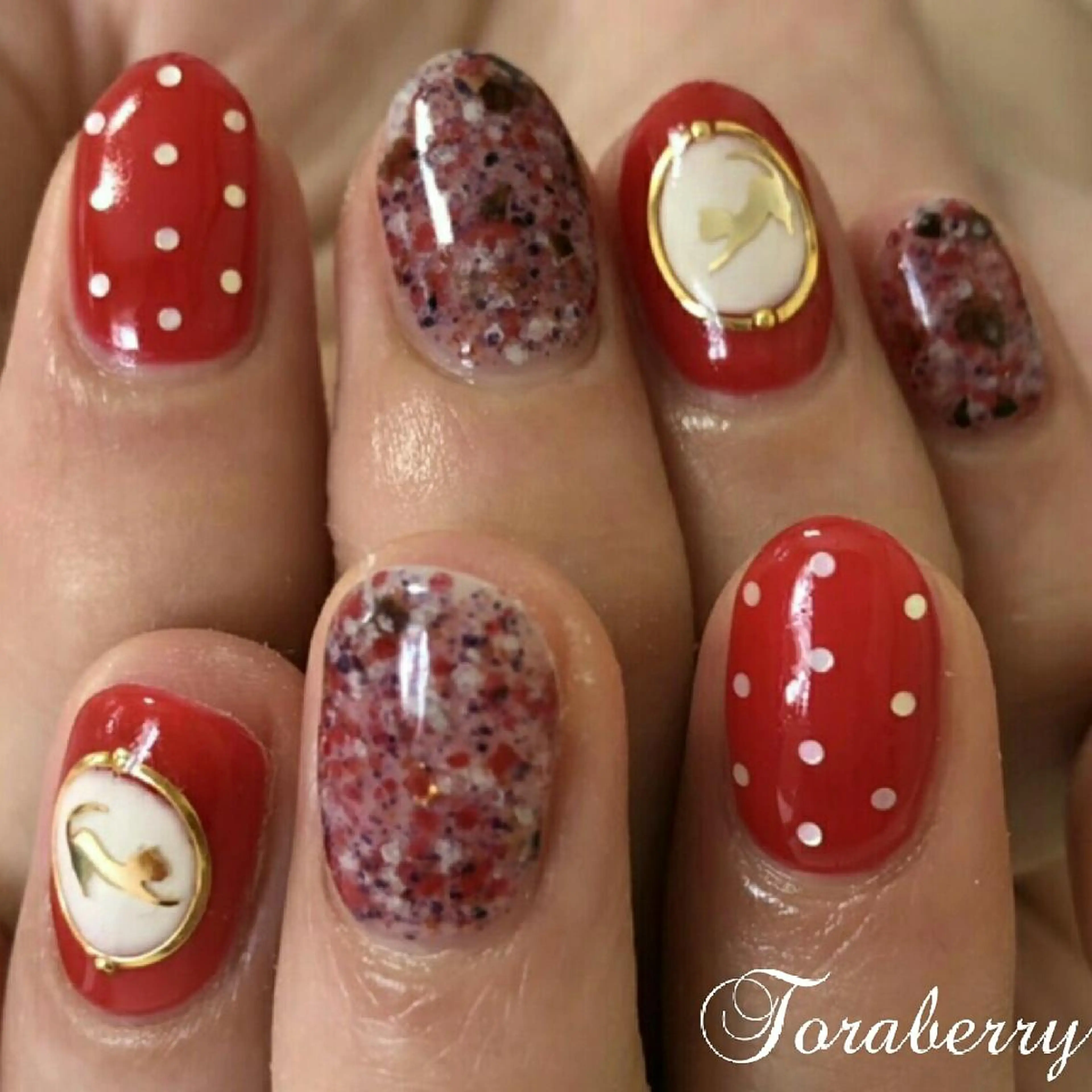 ネイル 赤色 ハンドネイル ネイリスト なつみのネイルデザイン