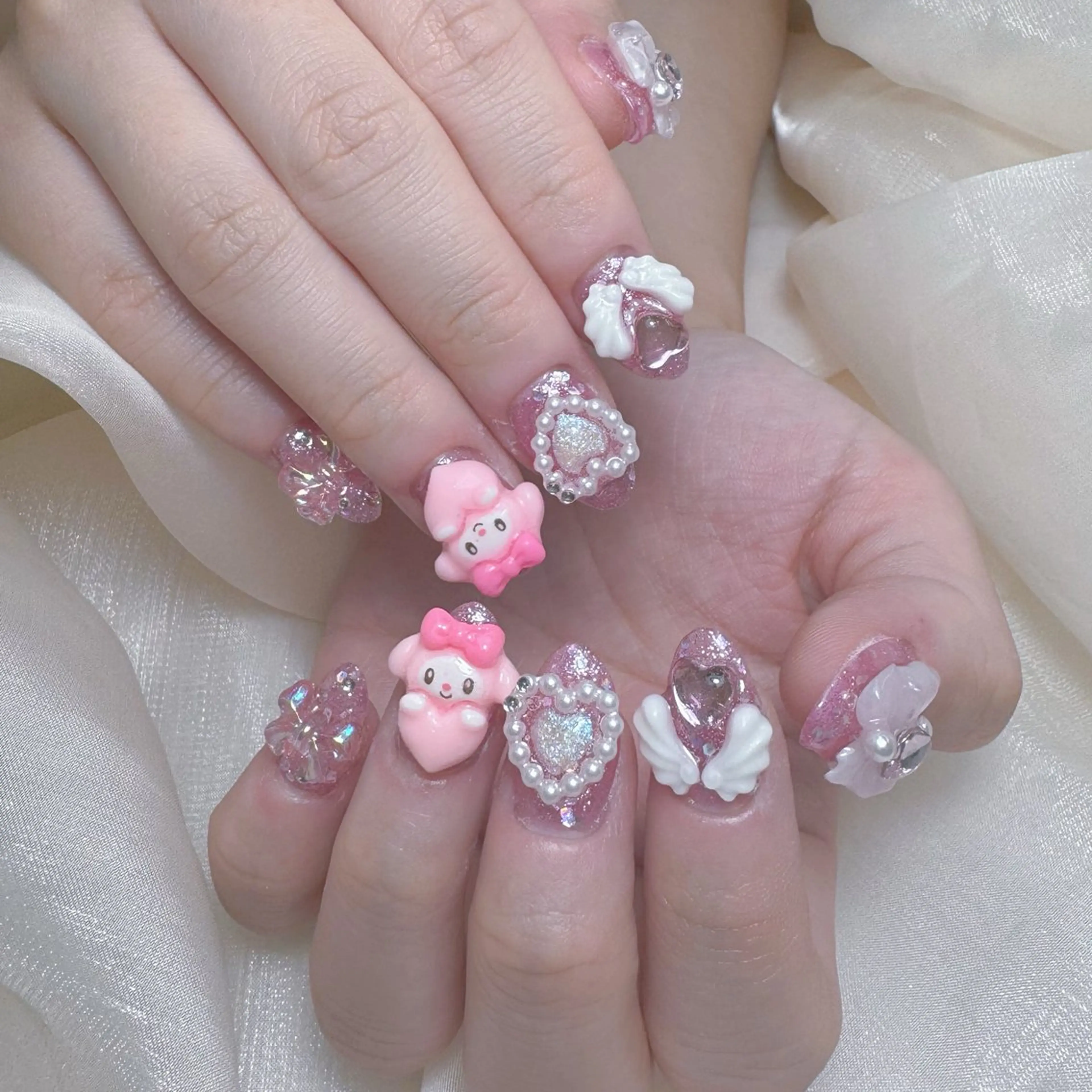 ネイル オーロラネイル フレンチネイル ハート キラキラネイル 韓国ネイル ハンドネイル Melody Nail所属・Melody  3D/スカルプ専門店のネイルデザイン