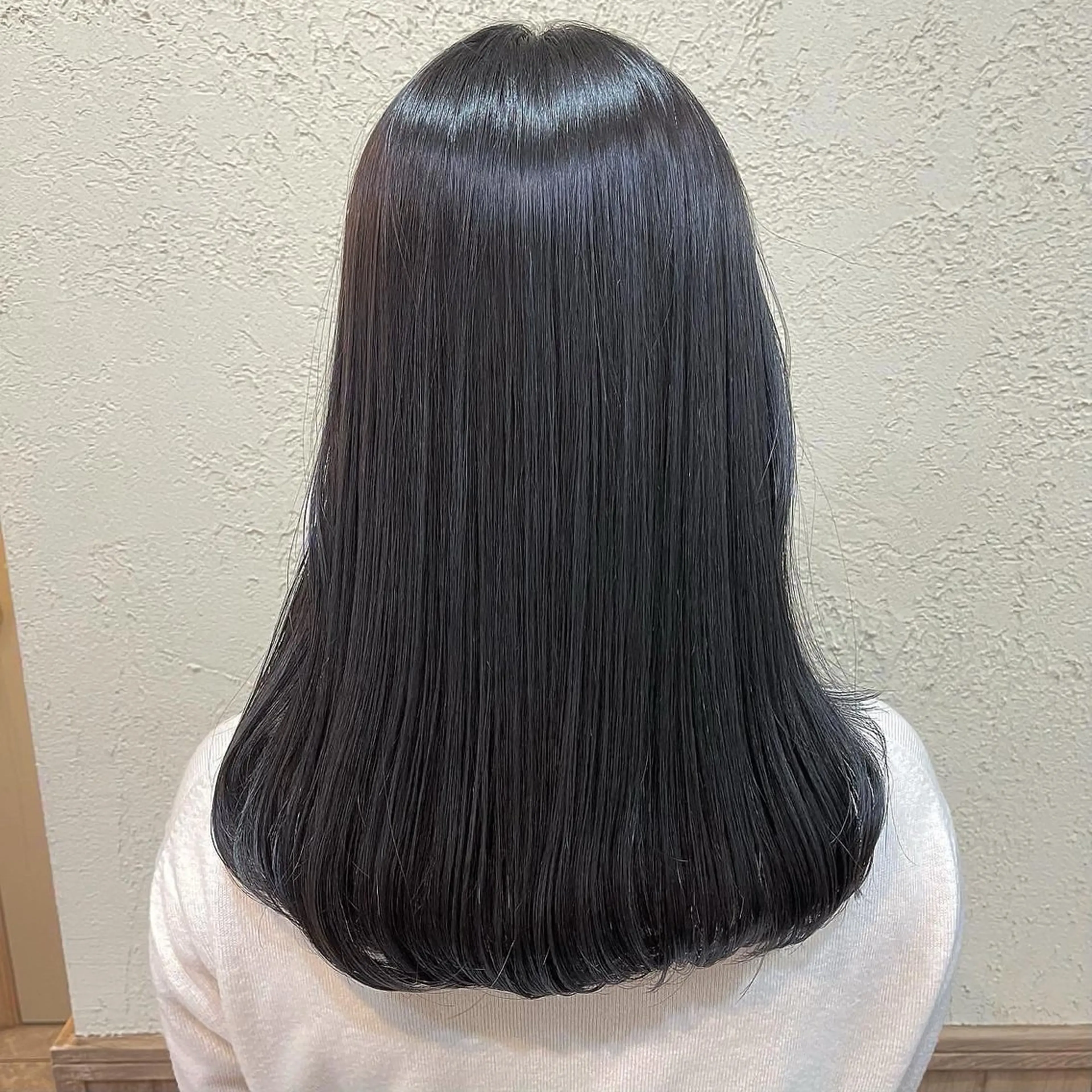 ミディアム カラー 韓国ヘア🇰🇷／ 艶カラー鈴木萌愛🩶のヘアスタイル