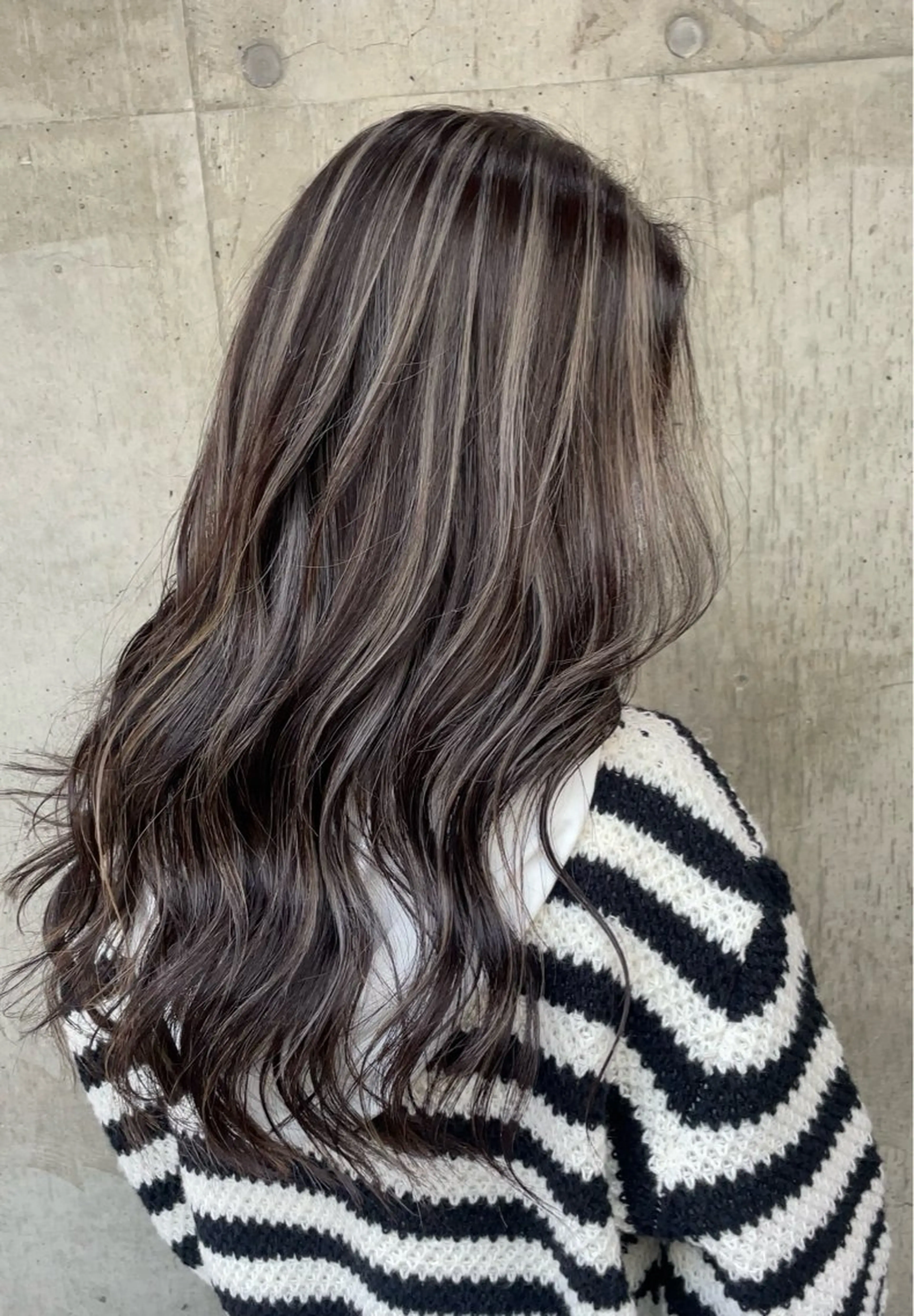 ロング ハイライト 🫧ハイライトカラー 🫧 𝓜𝓘𝓤のヘアスタイル