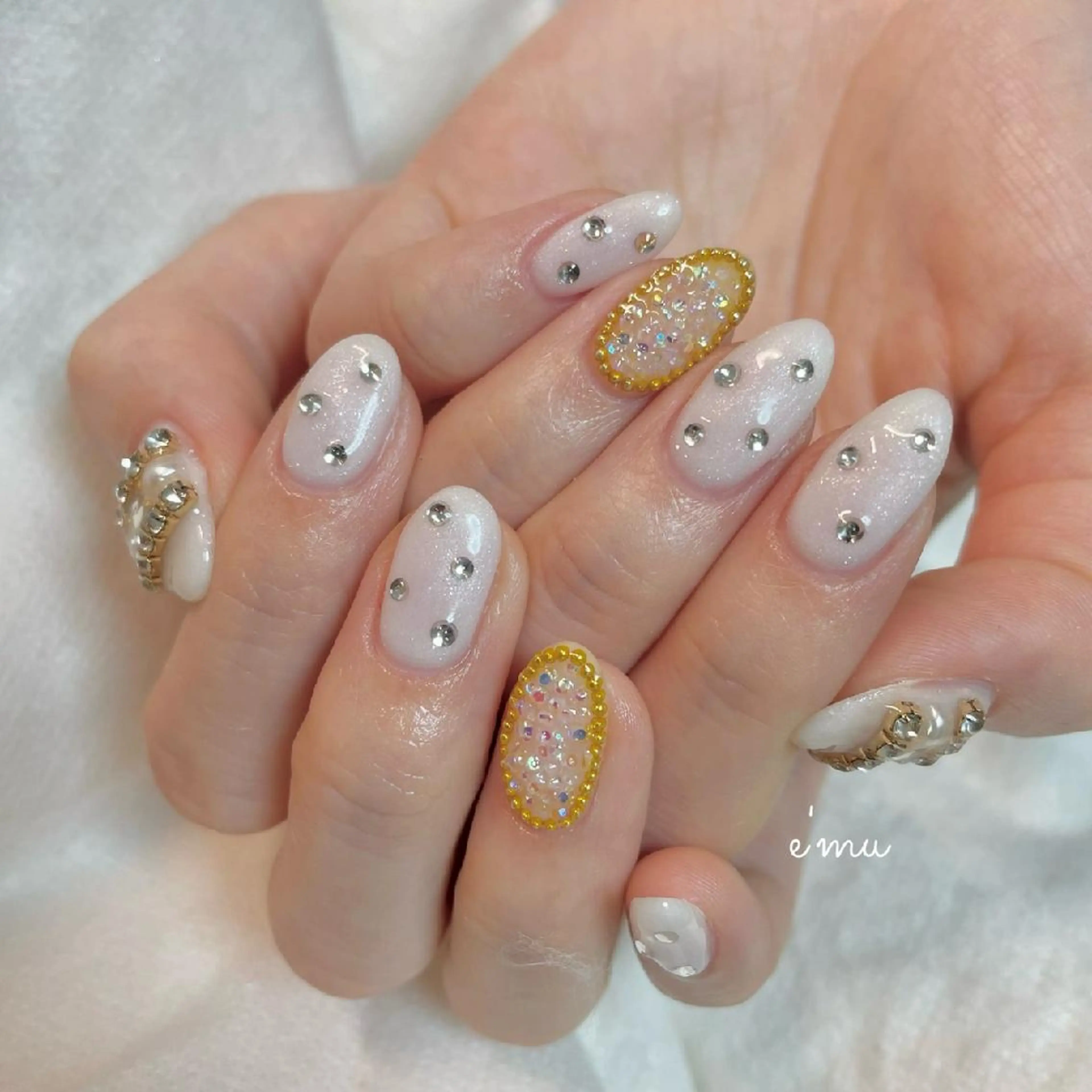 ネイル 韓国ネイル ホワイト nail salon e'mu💐のネイルデザイン