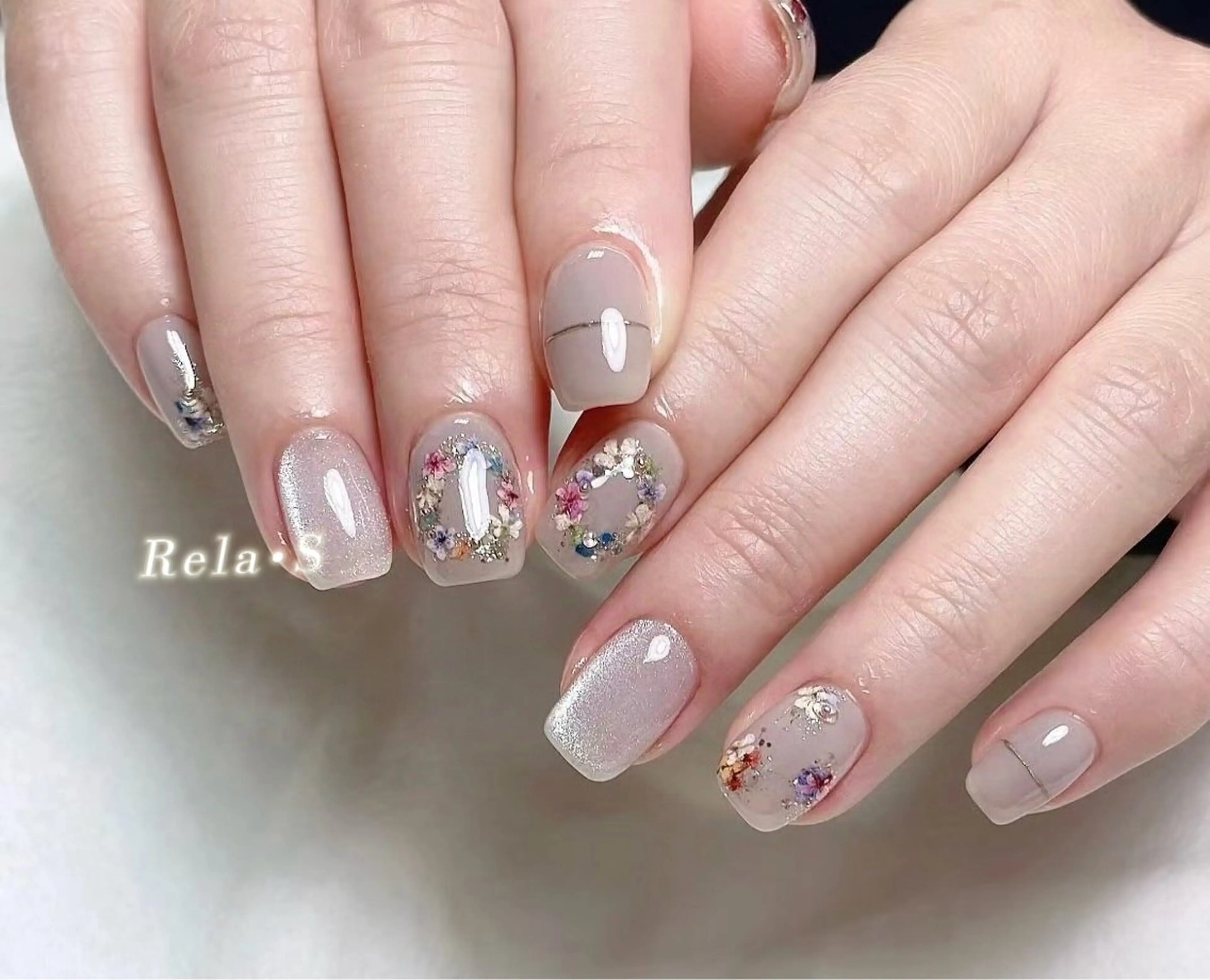 ネイル オーロラネイル 長さ出し フレンチネイル ジェルネイル ガラスフレンチ ハンドネイル Rela・S NAILのネイルデザイン
