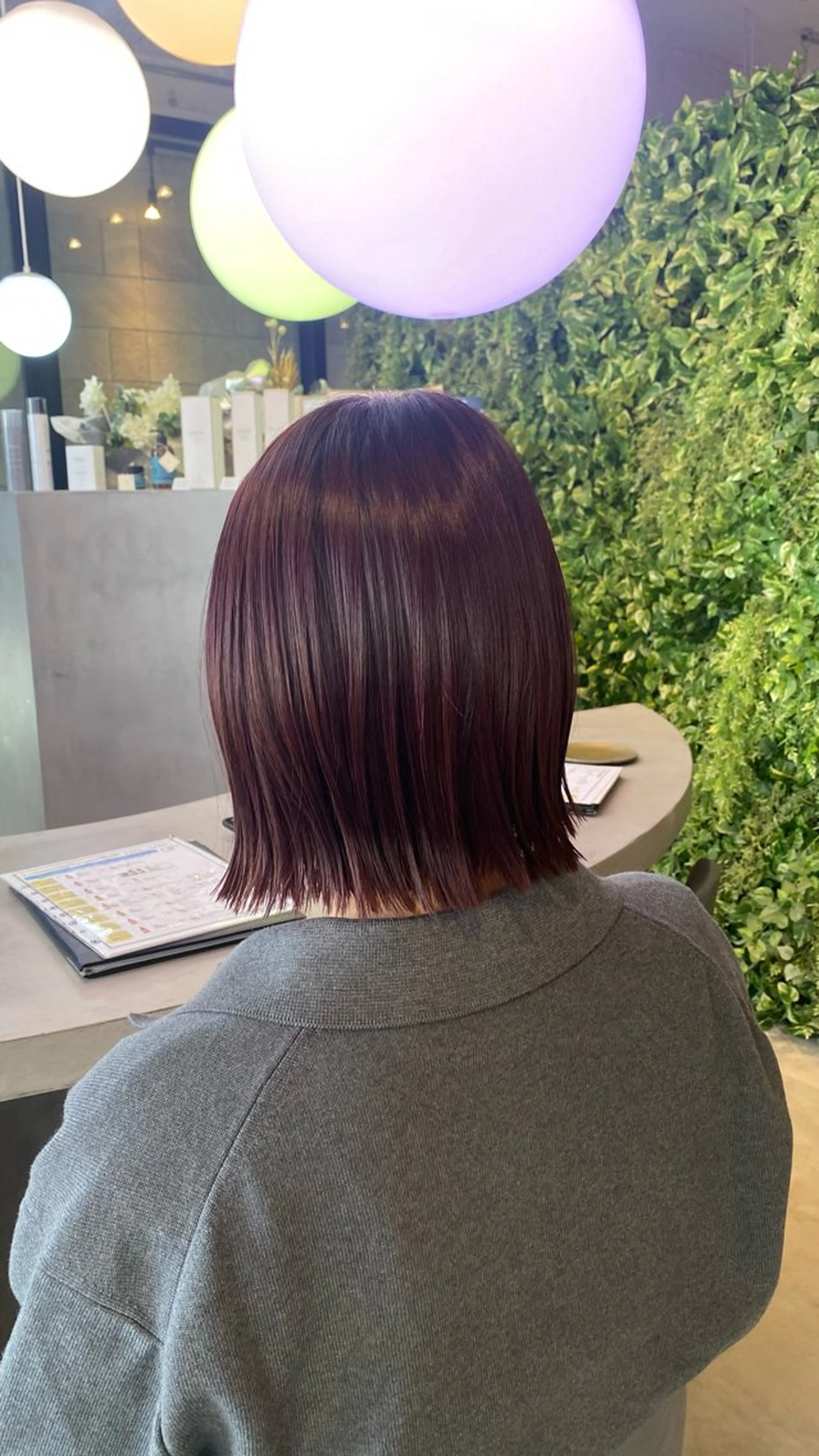 カラー ボルドーカラー 佐々木 彩乃のヘアスタイル