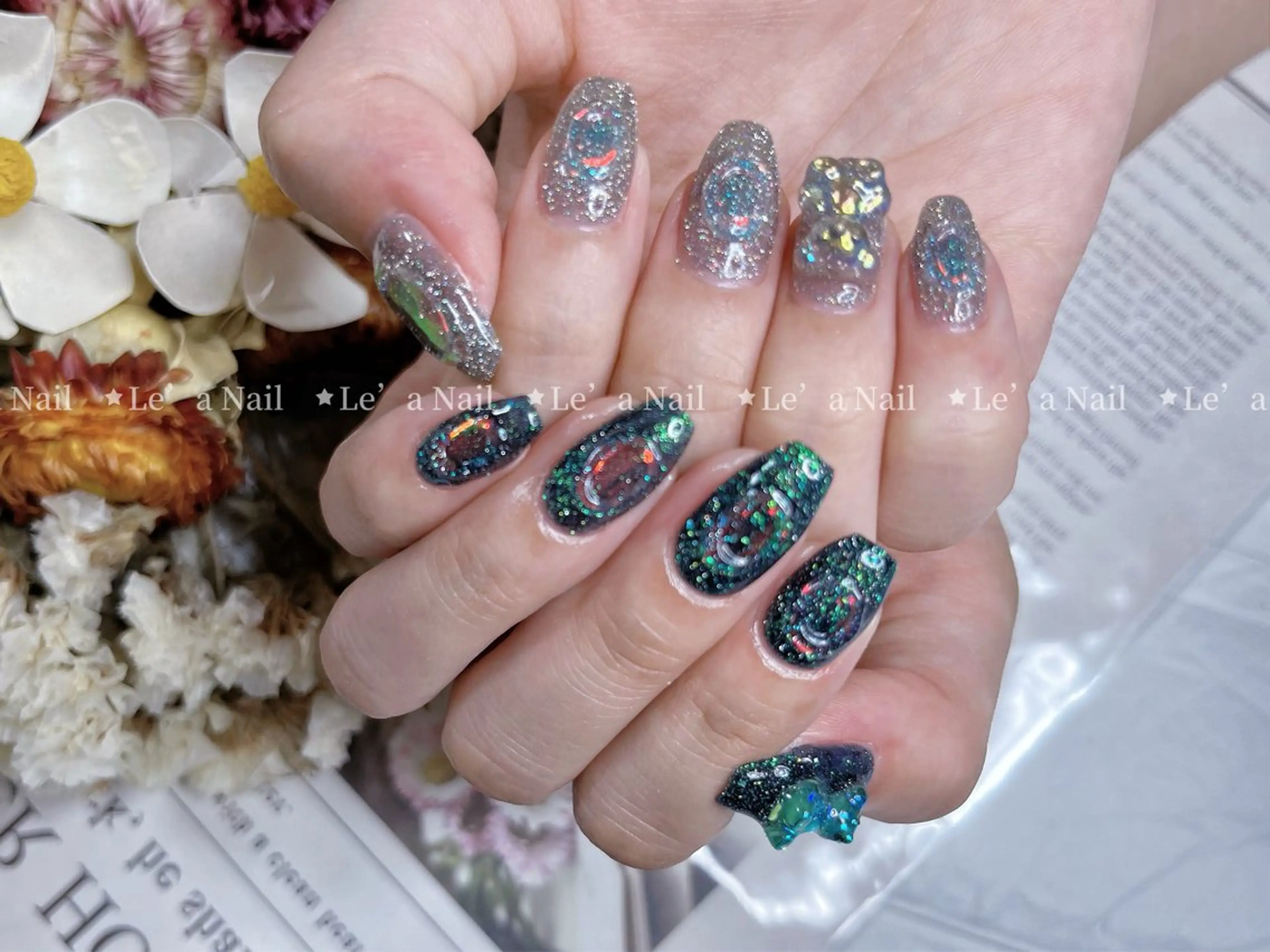 ミディアム カラー ネイル Lea NAILsalon所属・Le’a NailSalonのネイルデザイン