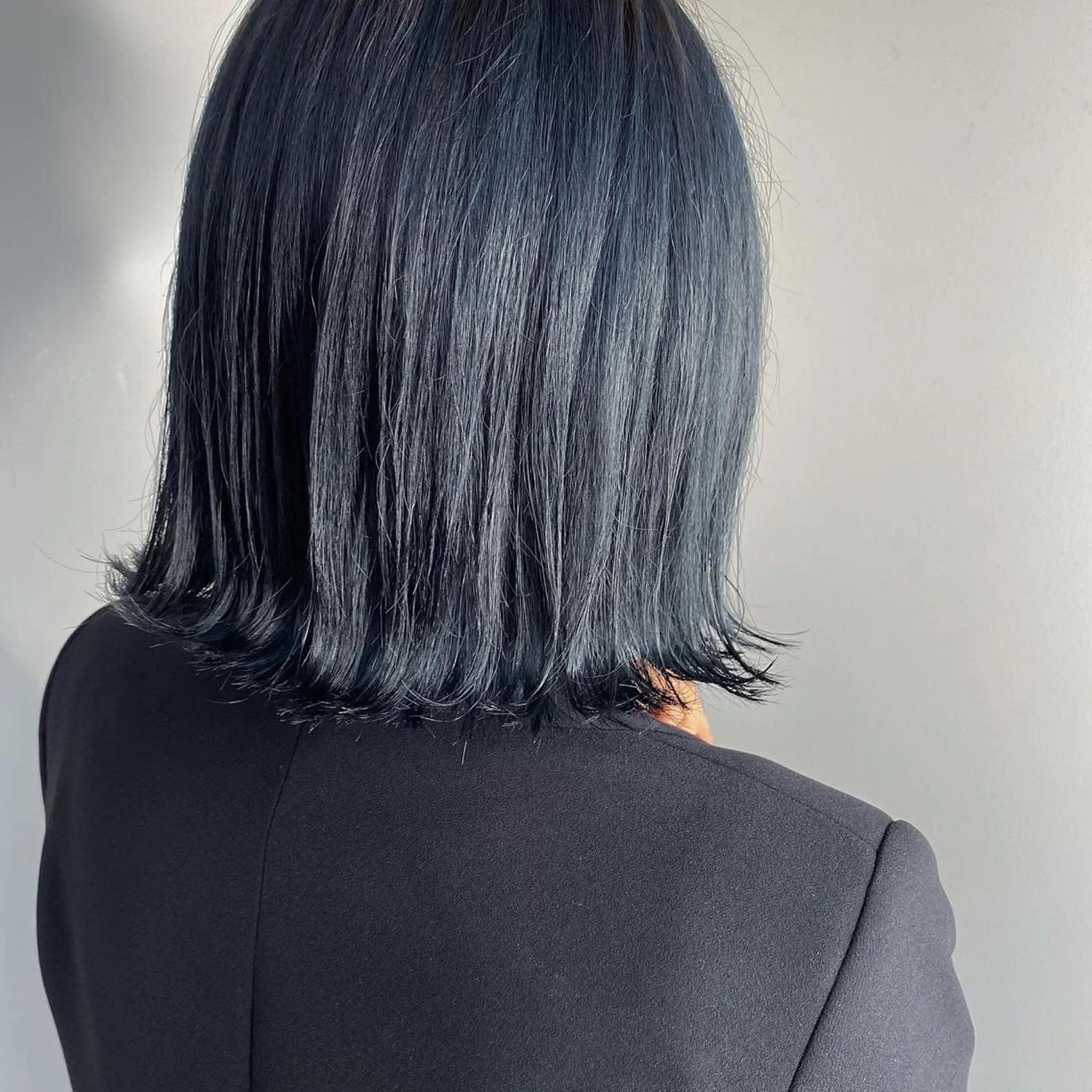 ミディアム カラー あやめ【顔まわり/レ イヤー/柔らかカラ】のヘアスタイル