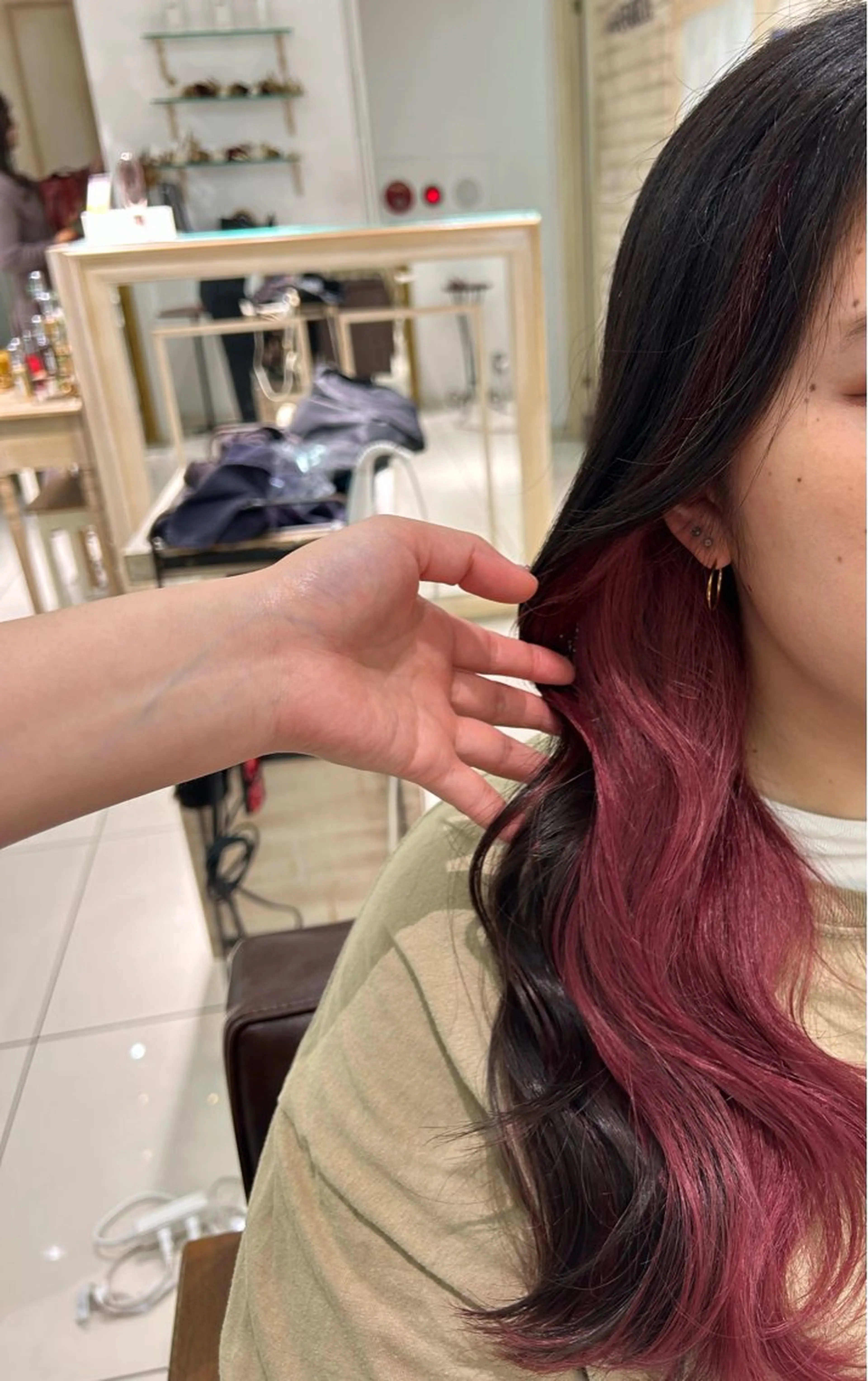 【インナー、イヤリング】インナーブリーチ💛+カラー🎀の写真